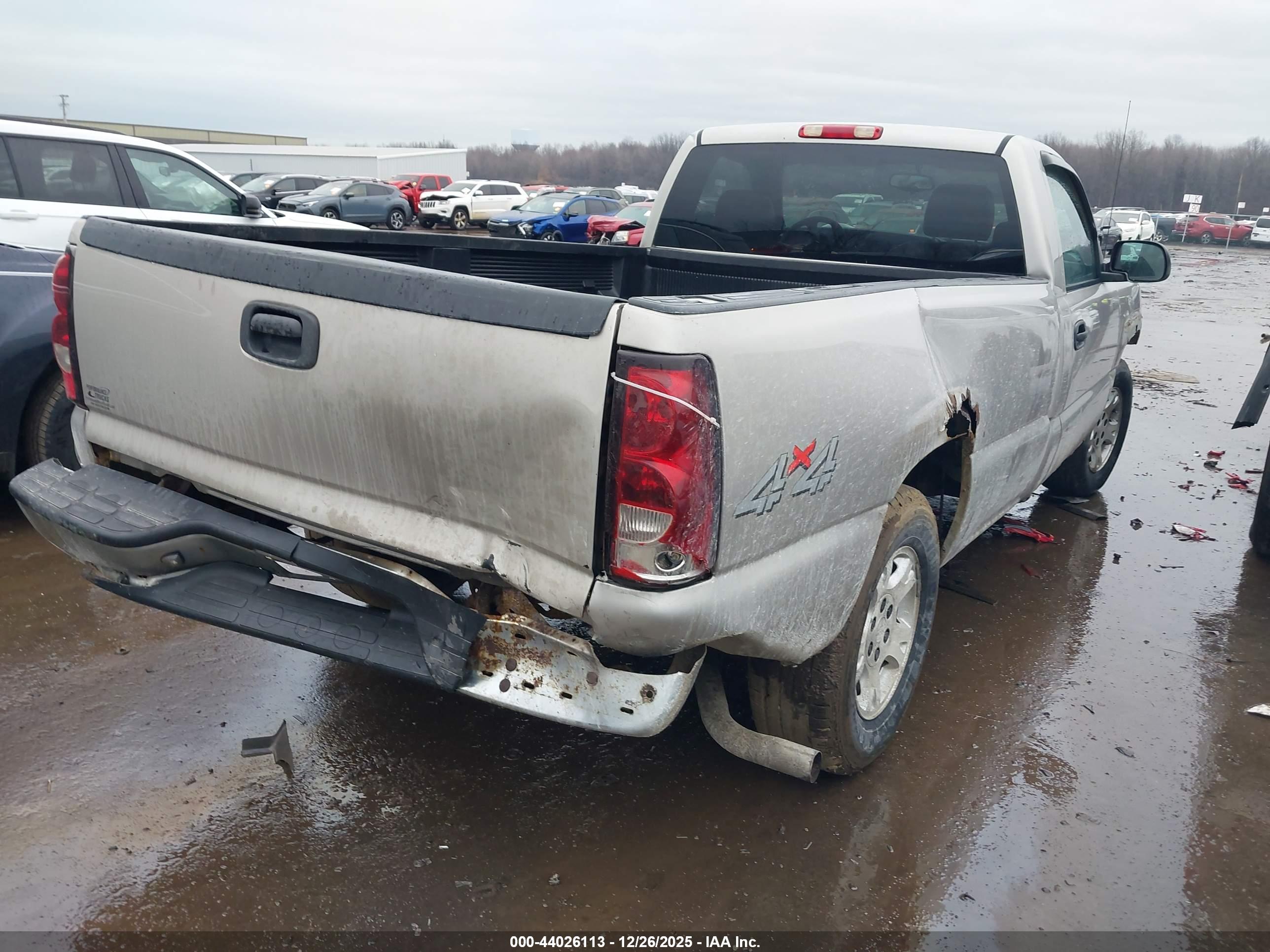 CHEVROLET SILVERADO image 4