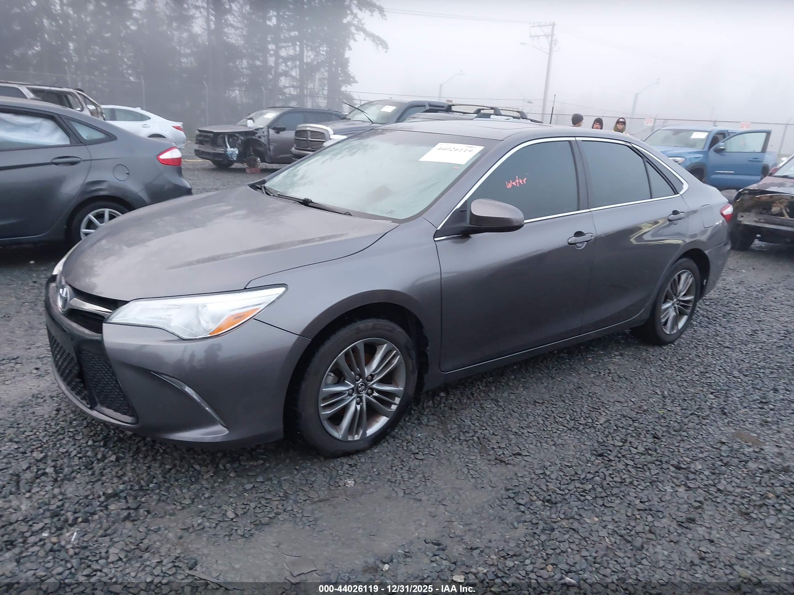 TOYOTA CAMRY image 2