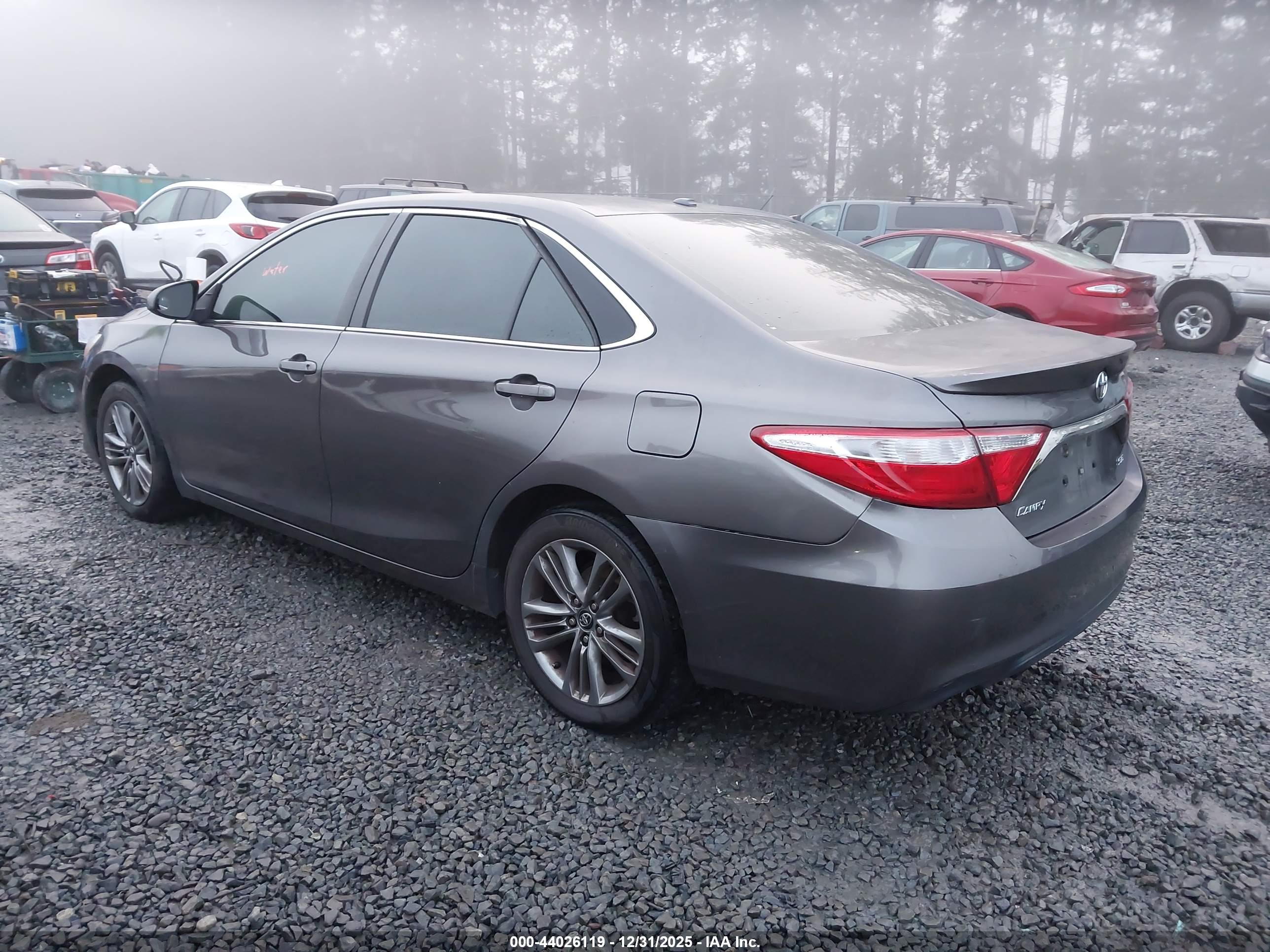 TOYOTA CAMRY image 3