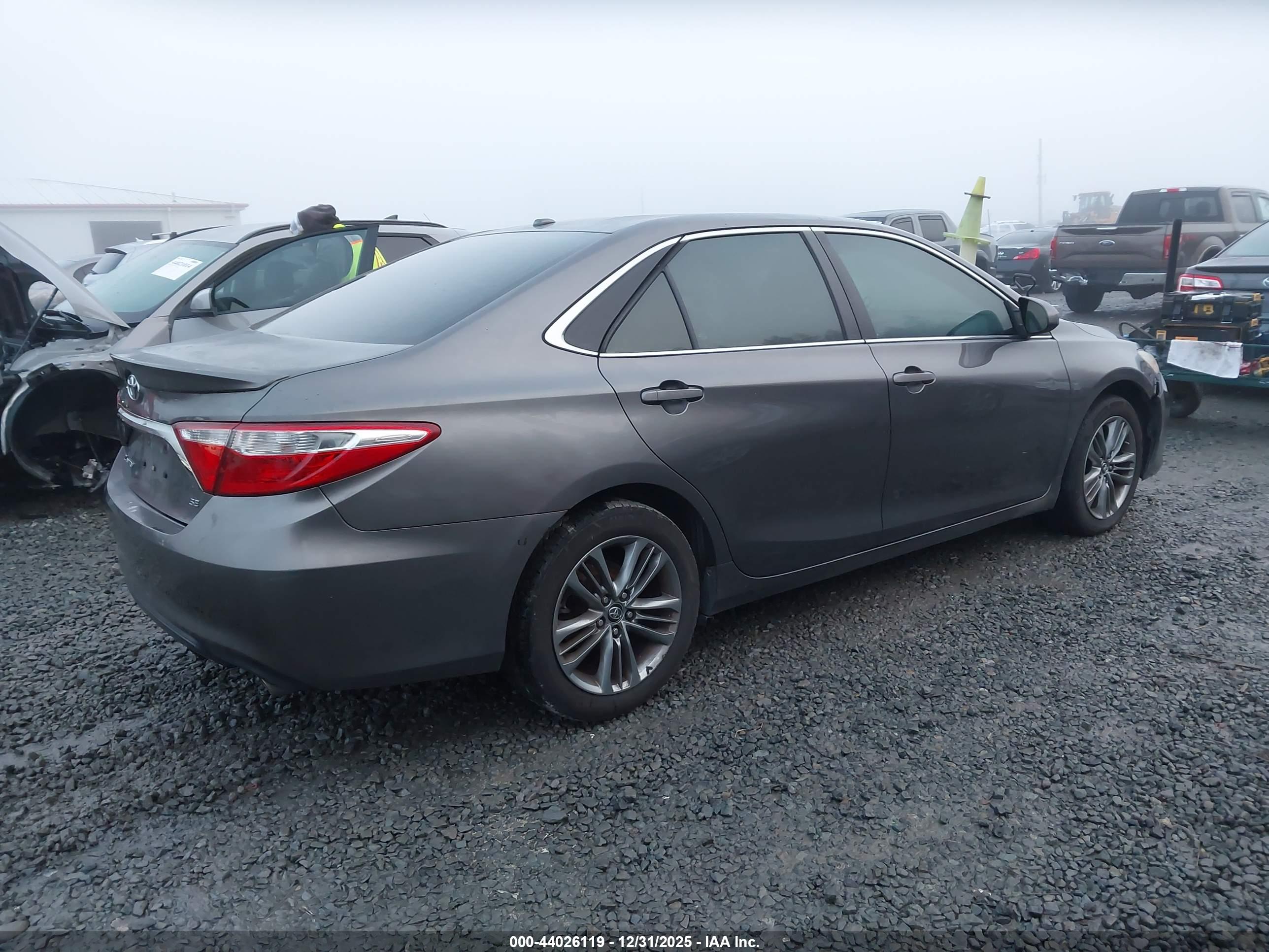TOYOTA CAMRY image 4