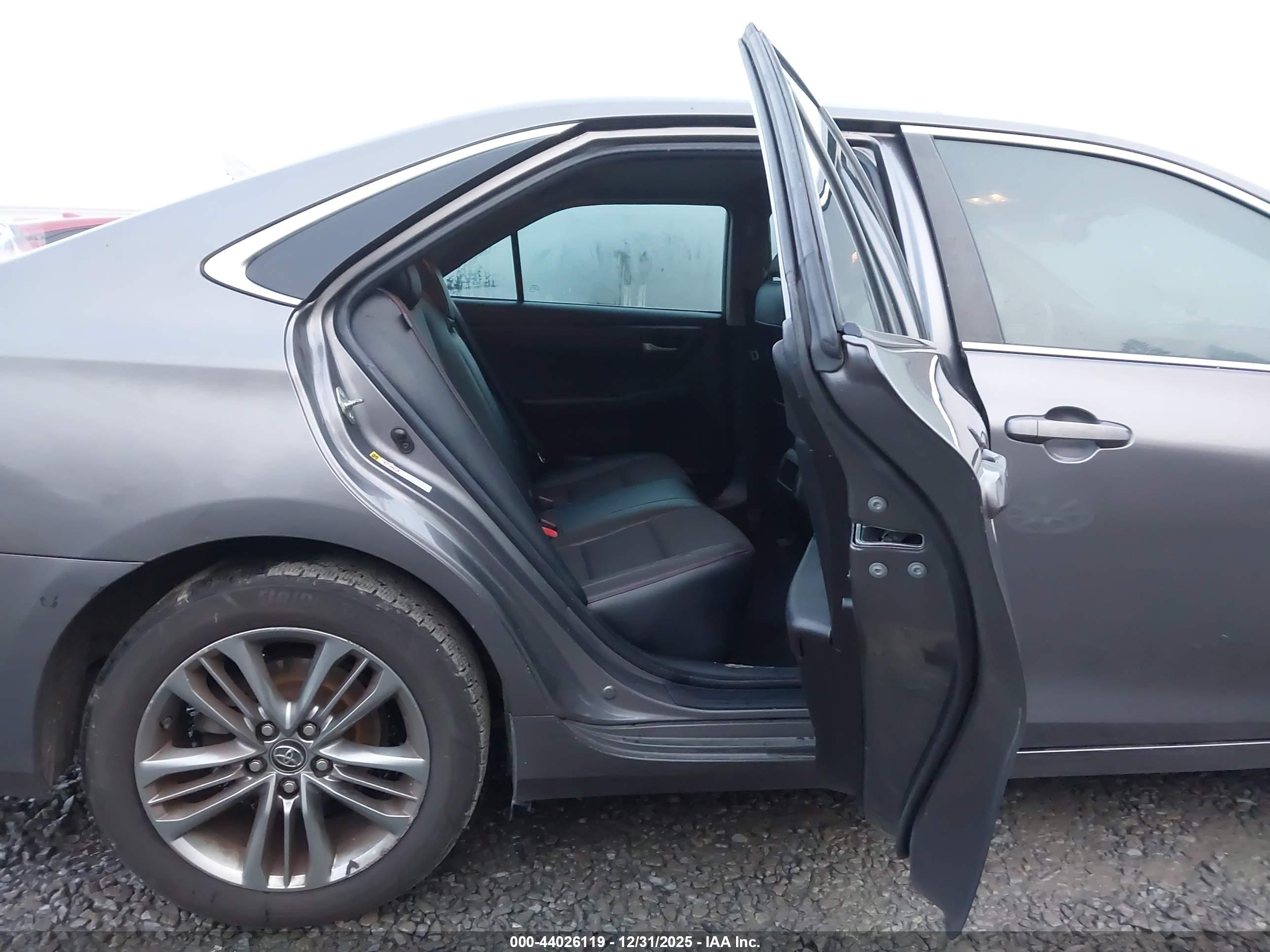 TOYOTA CAMRY image 8