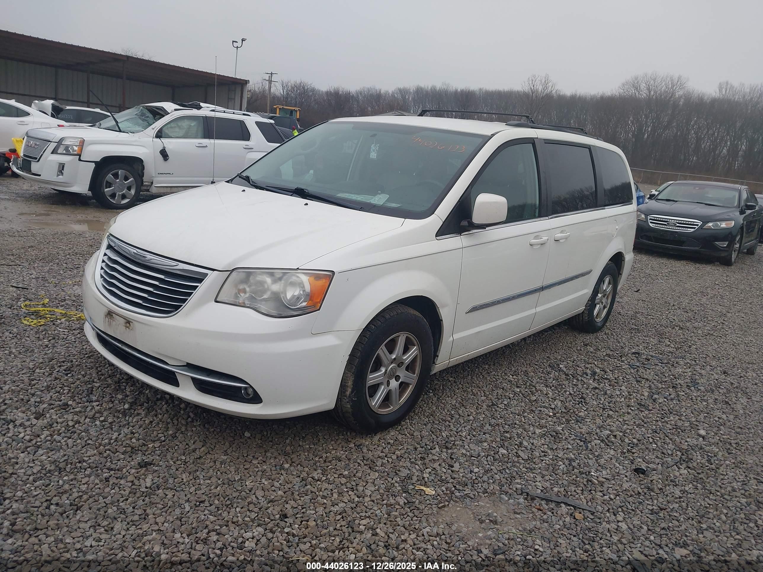 CHRYSLER TOWN image 2