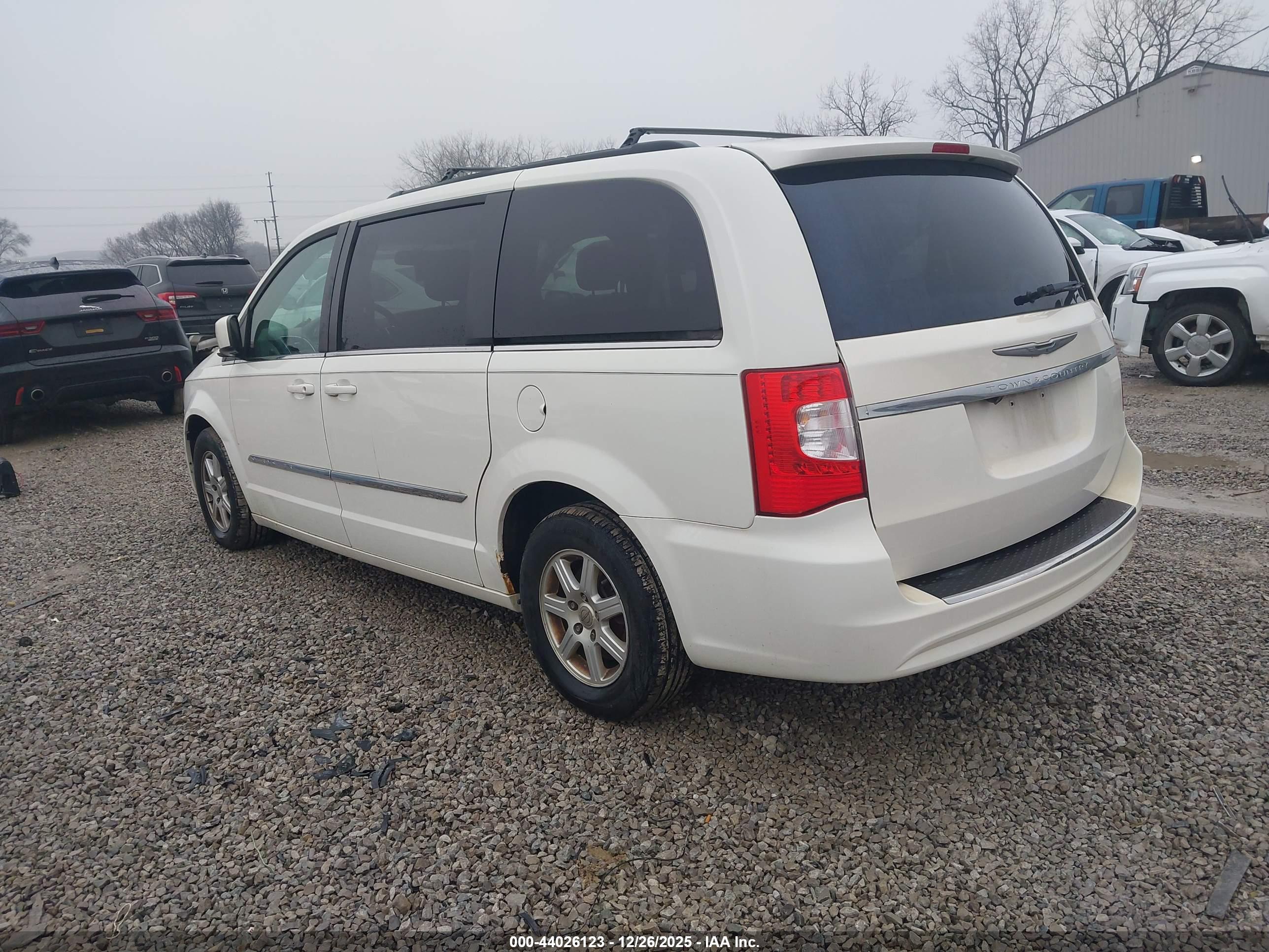 CHRYSLER TOWN image 3