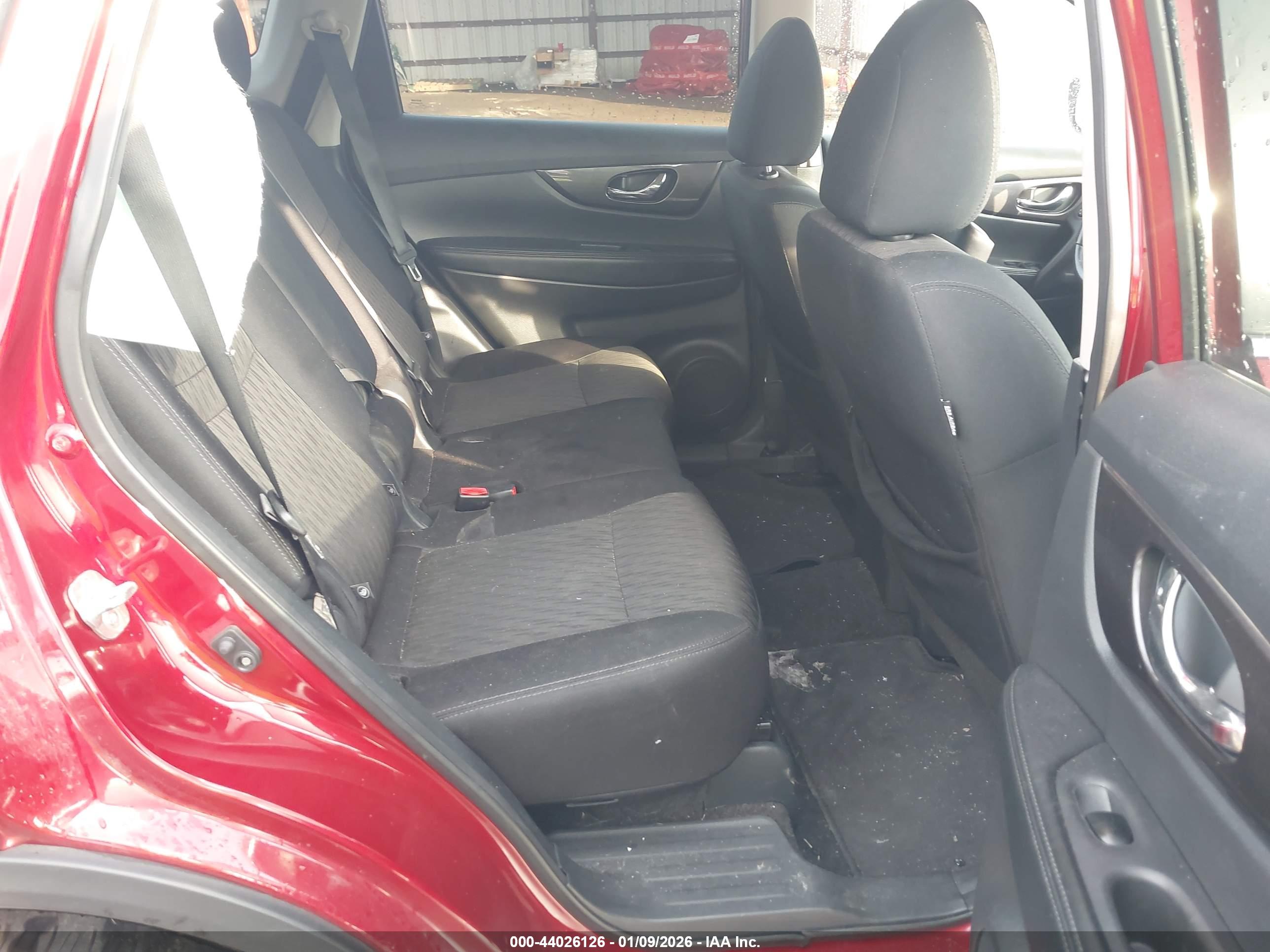 NISSAN ROGUE image 8