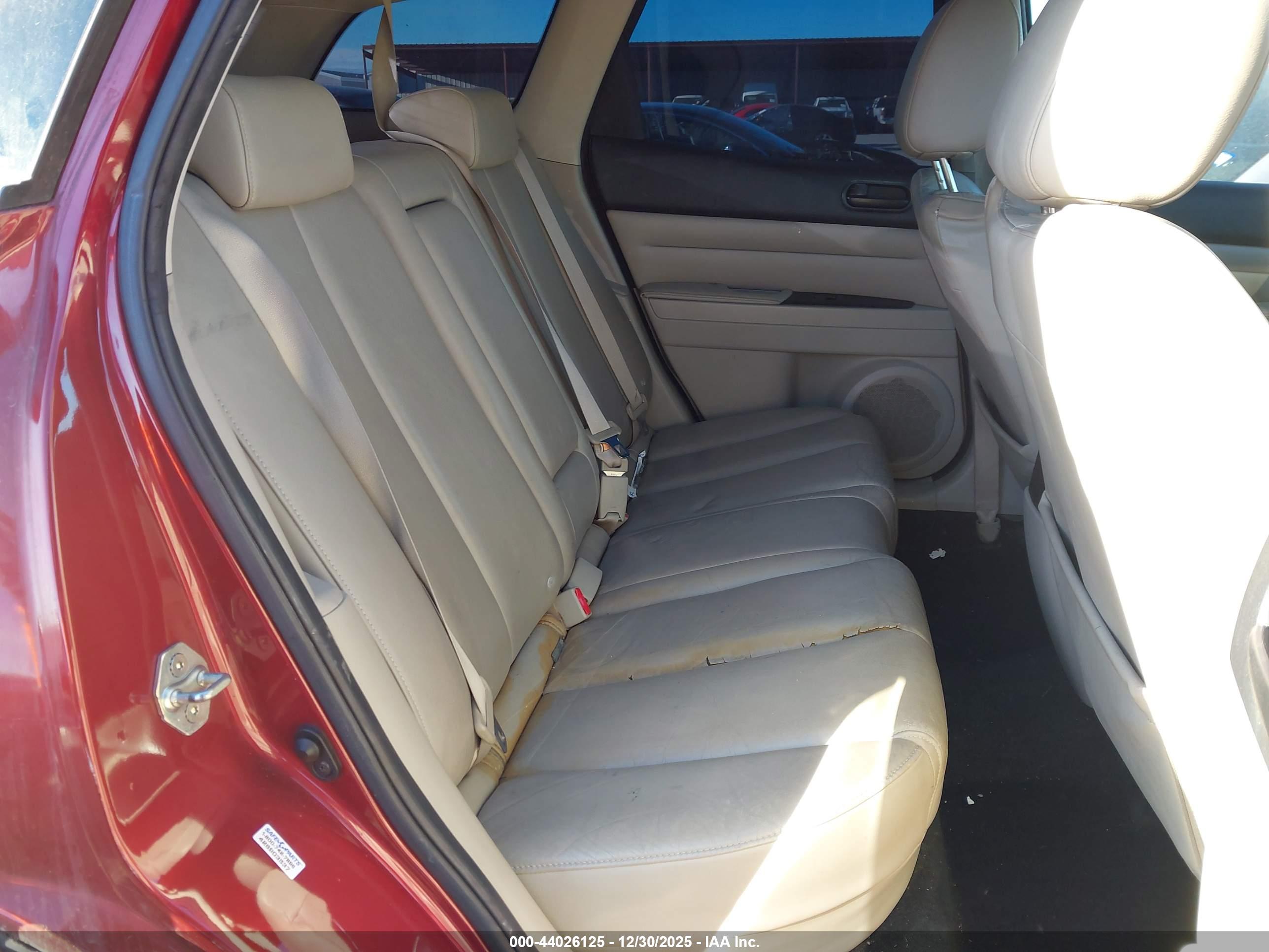 MAZDA CX-7 image 8