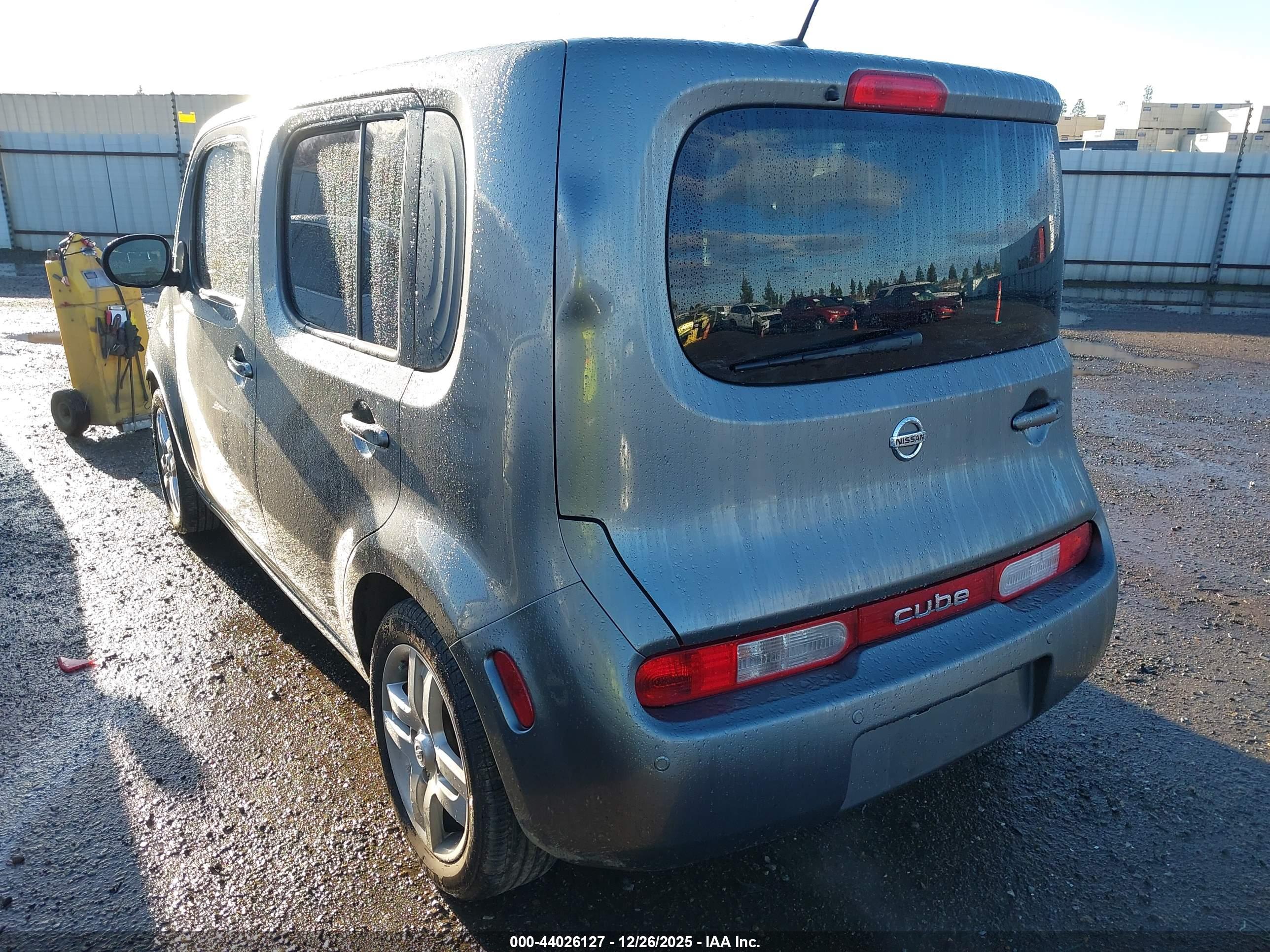 NISSAN CUBE image 3