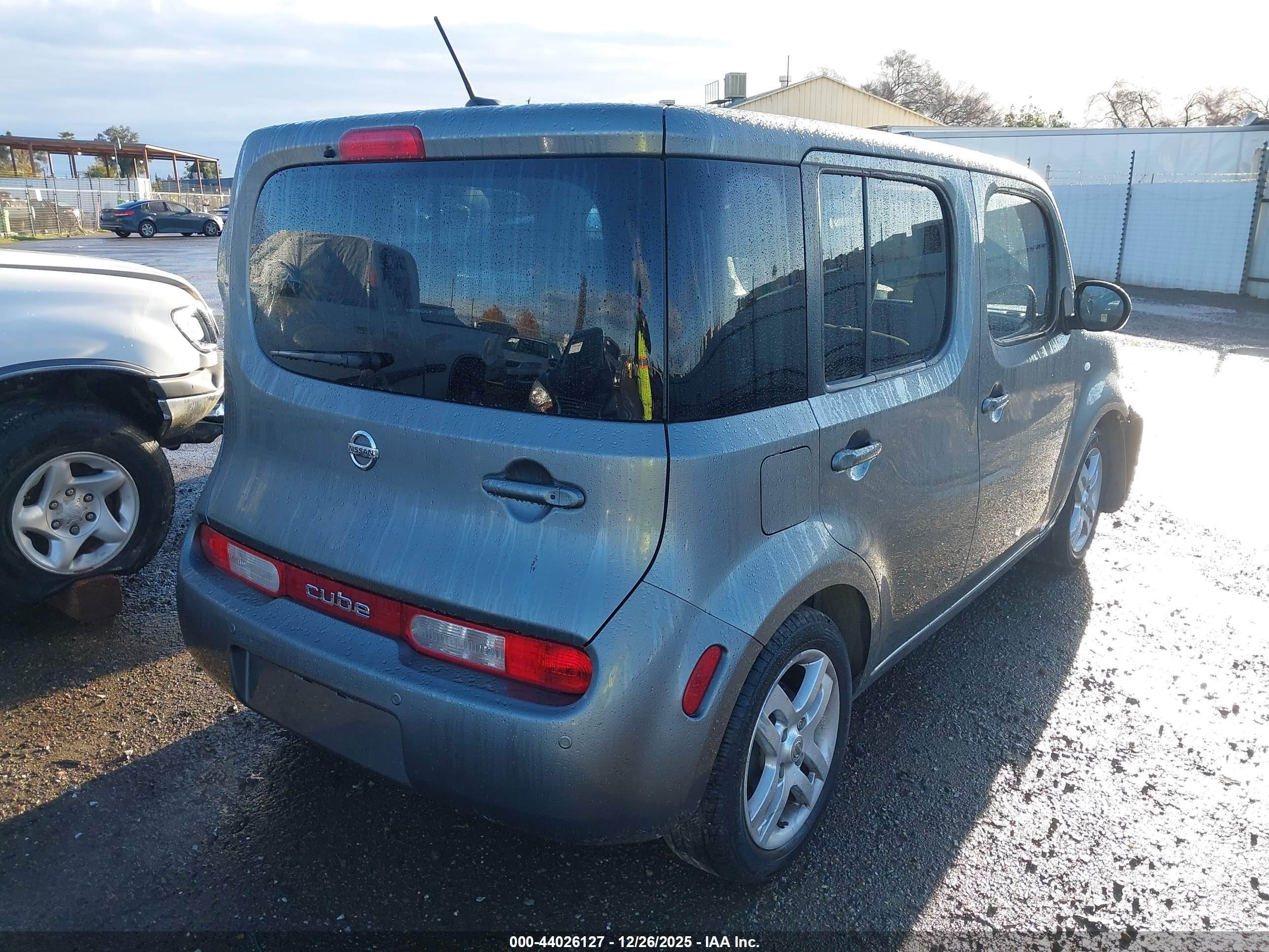 NISSAN CUBE image 4