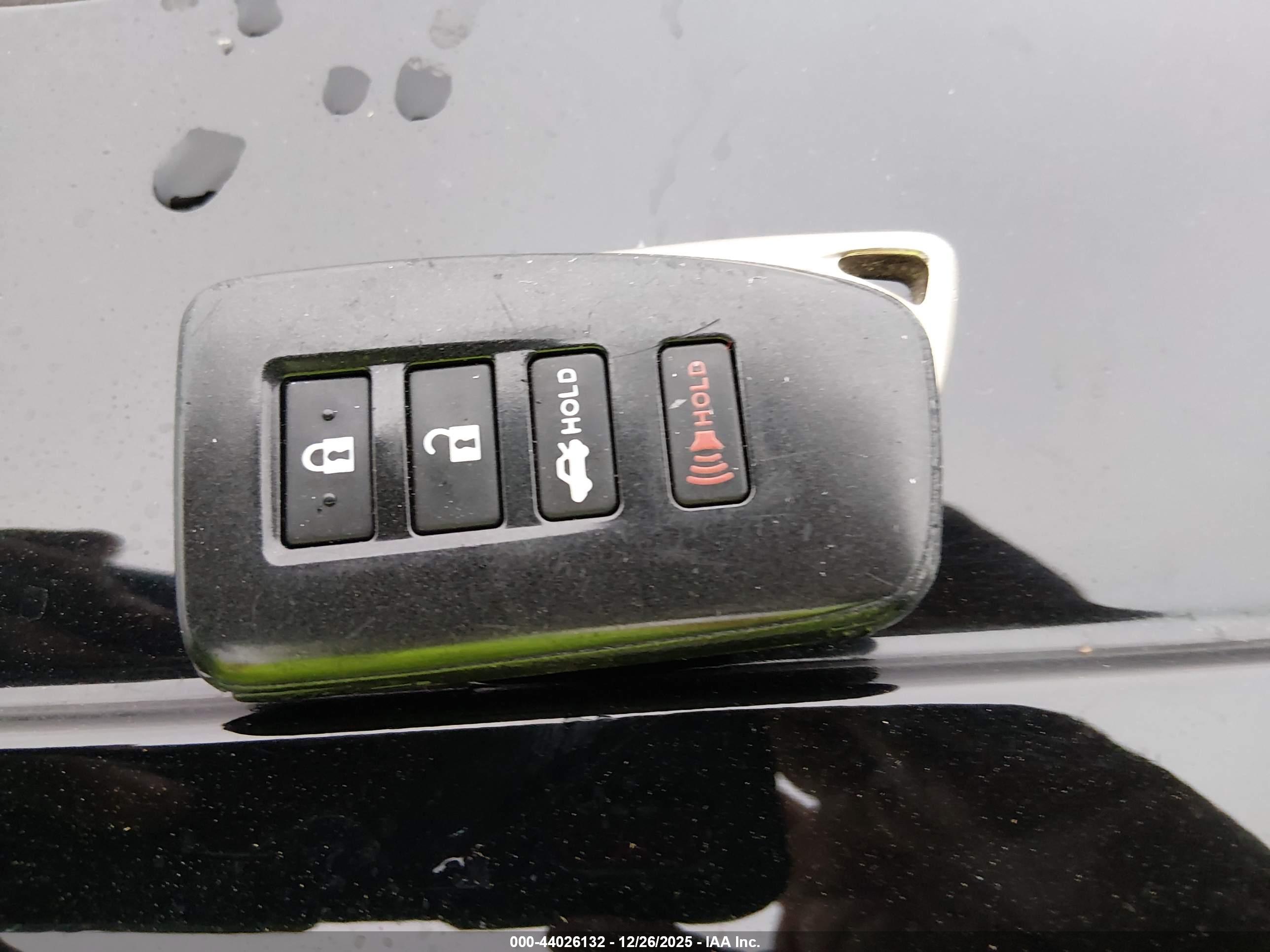 LEXUS IS image 11