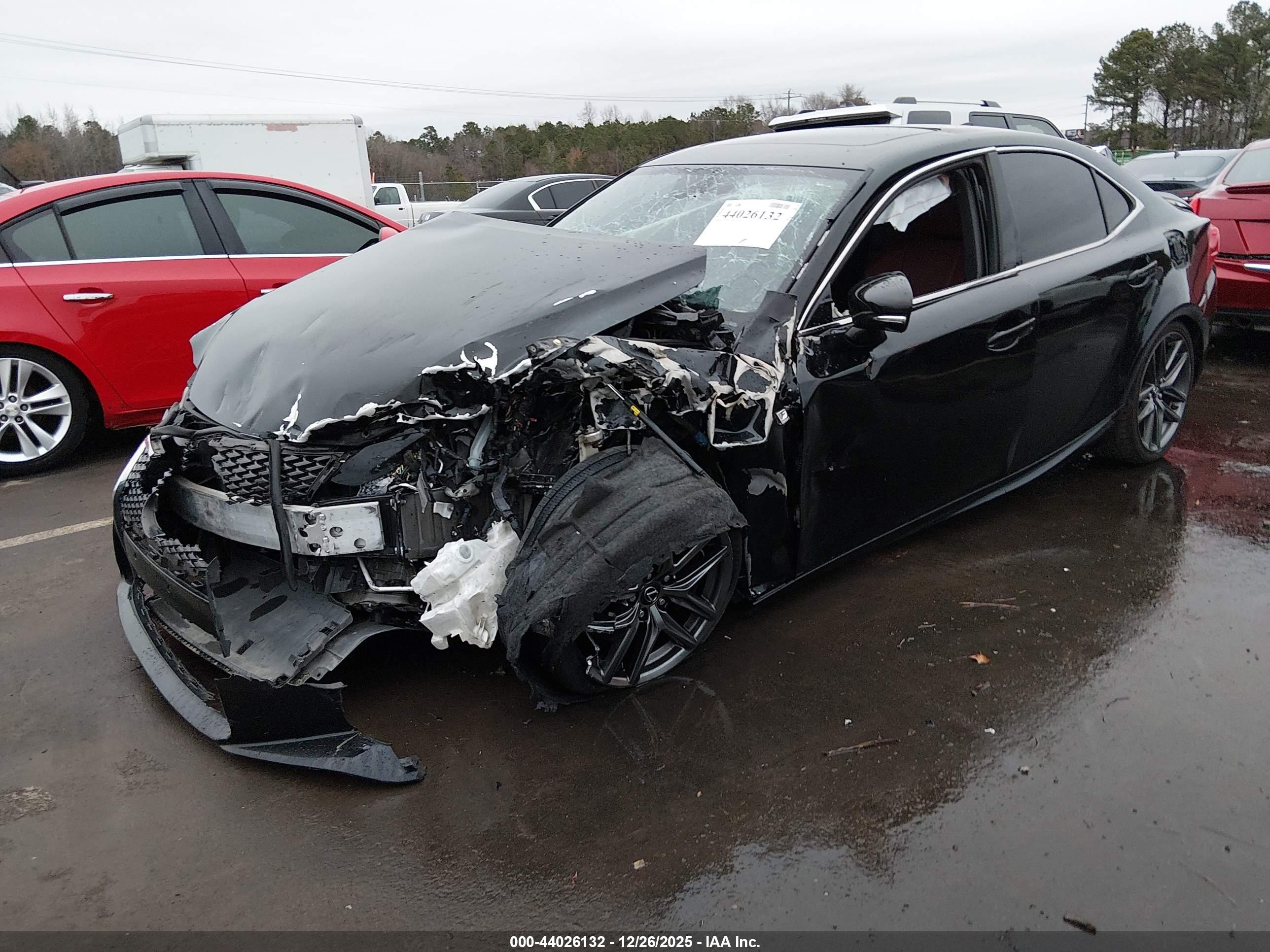 LEXUS IS image 2