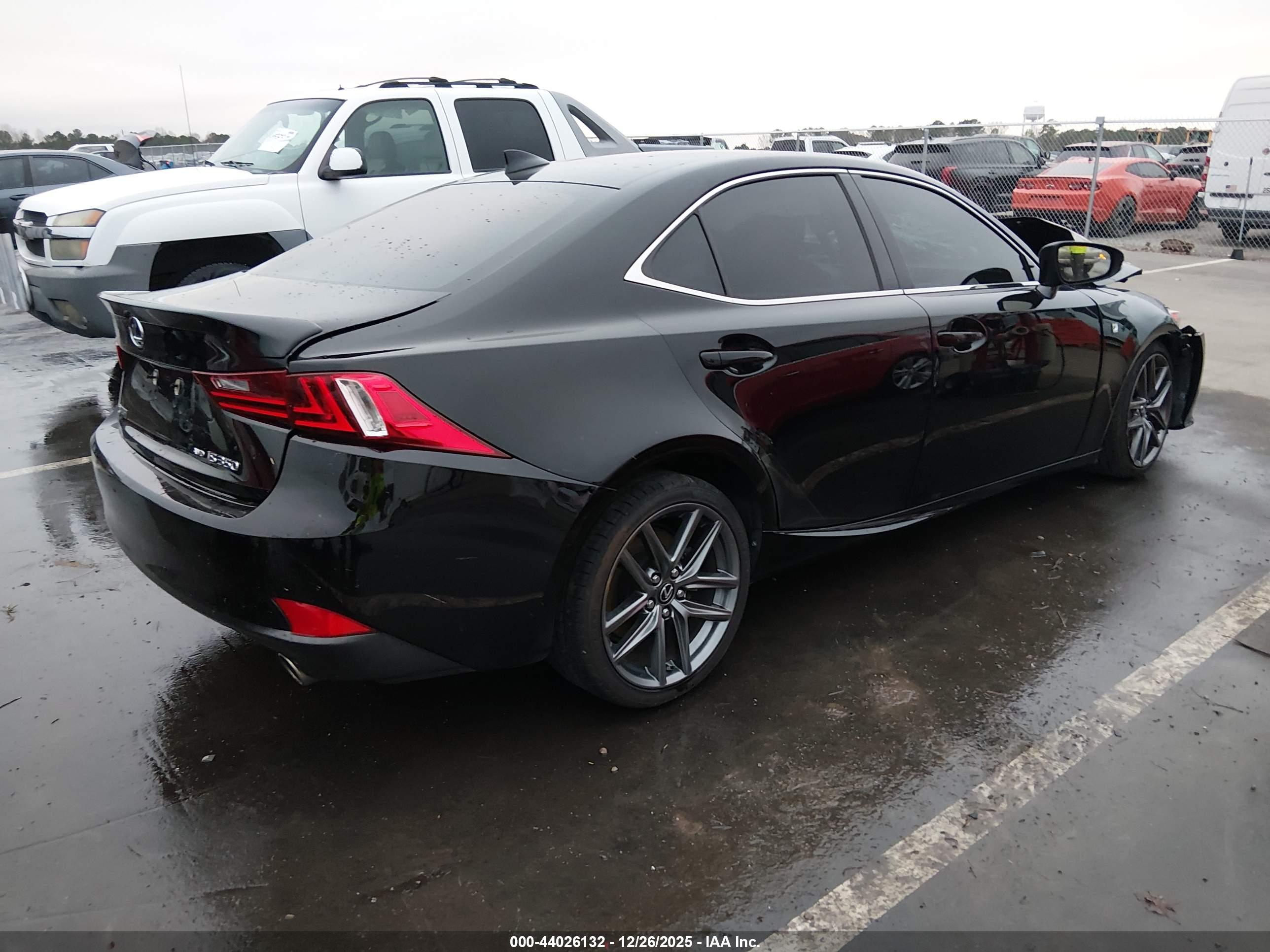 LEXUS IS image 4