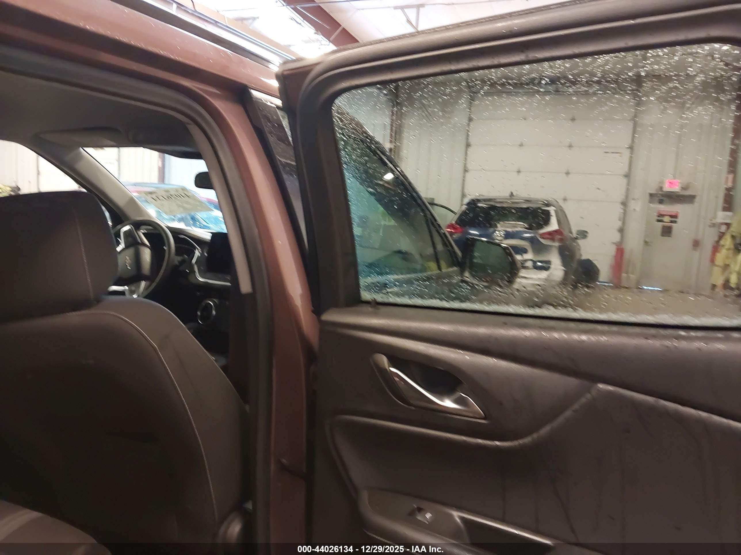 CHEVROLET BLAZER image 8