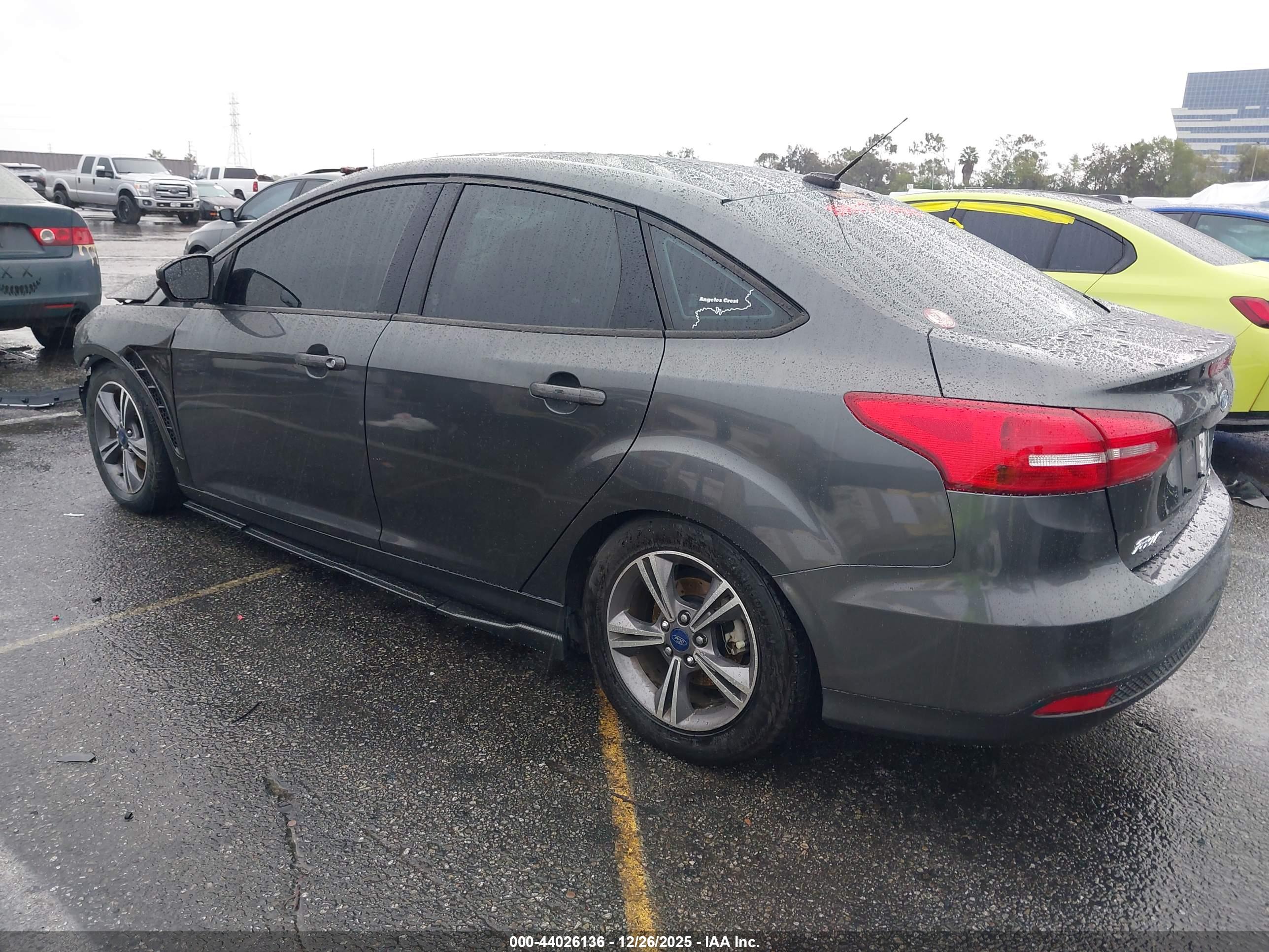 FORD FOCUS image 3