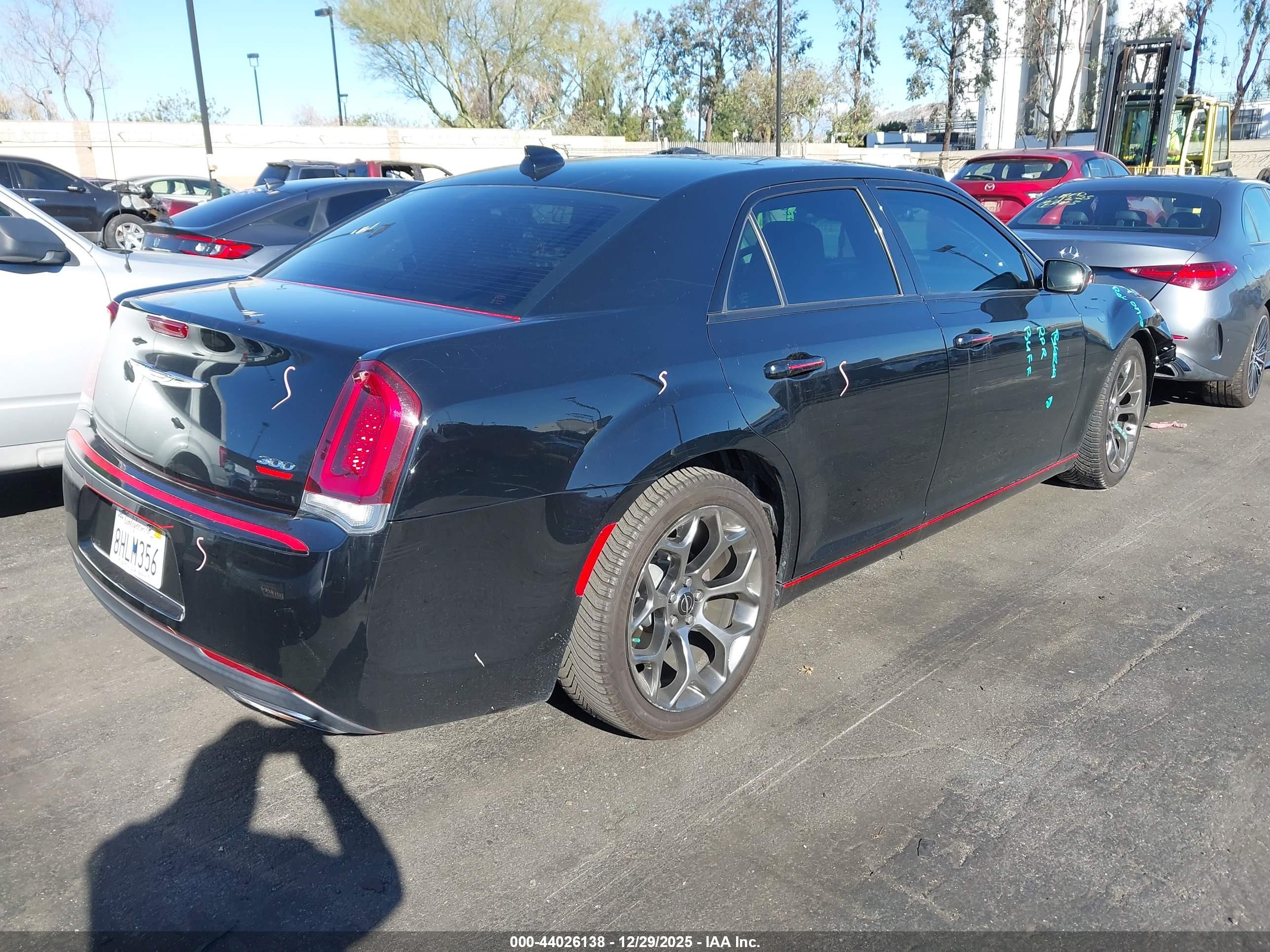 CHRYSLER 300 image 4
