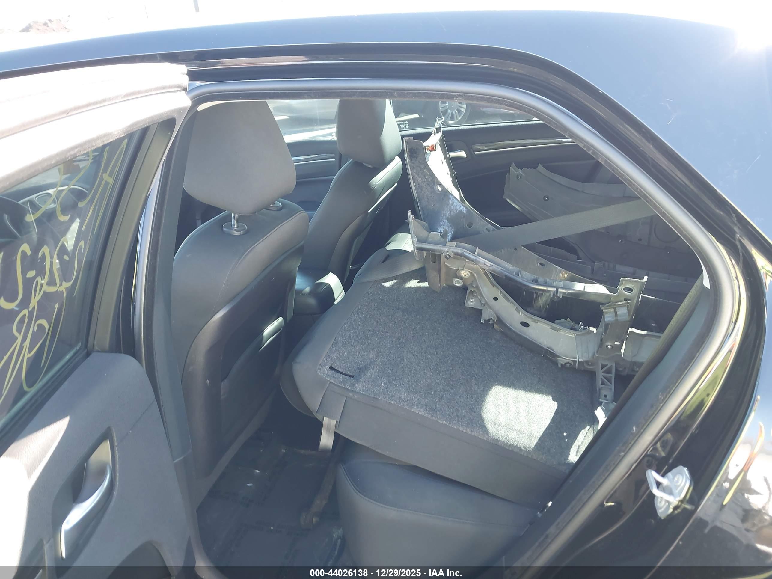 CHRYSLER 300 image 8