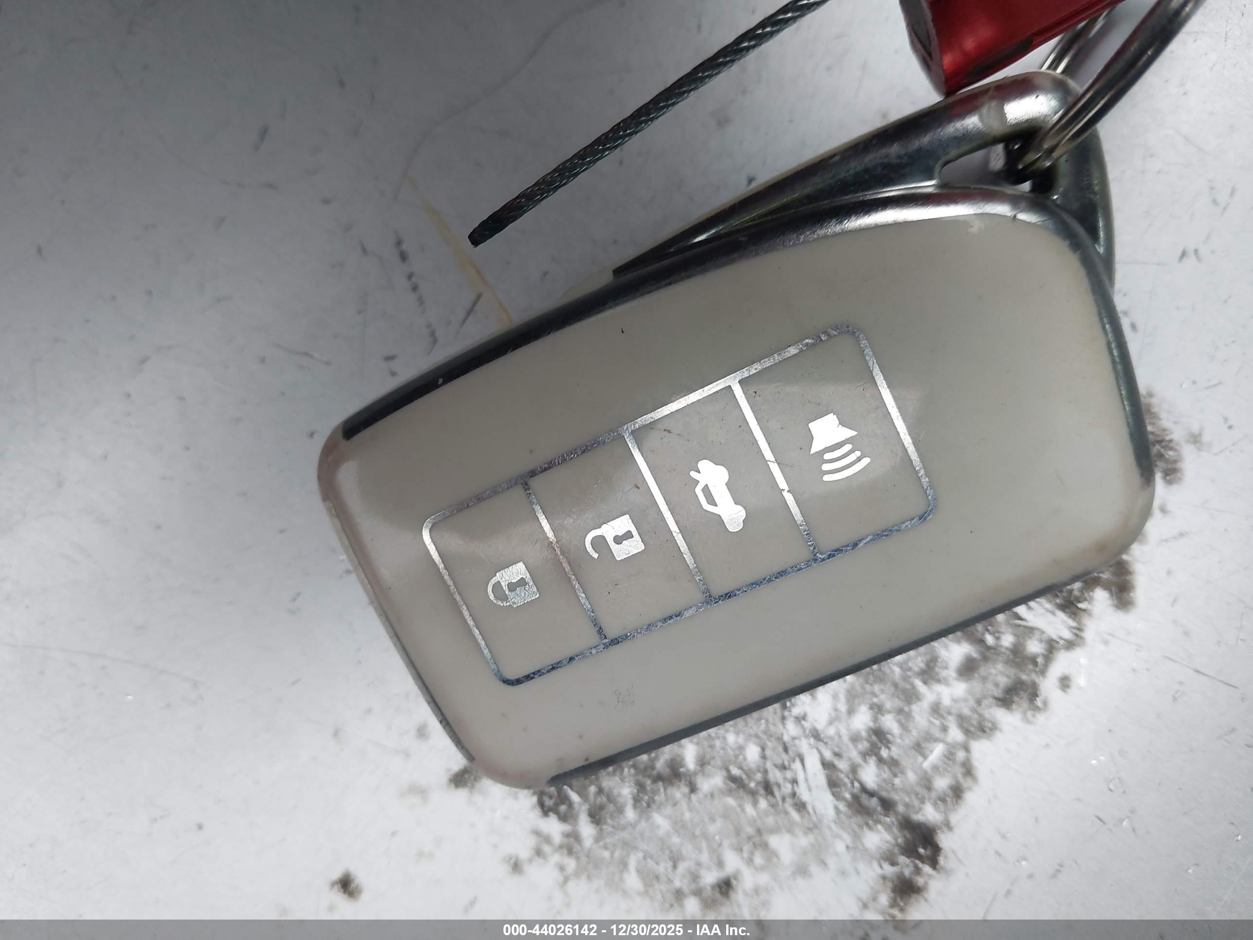 LEXUS IS image 11