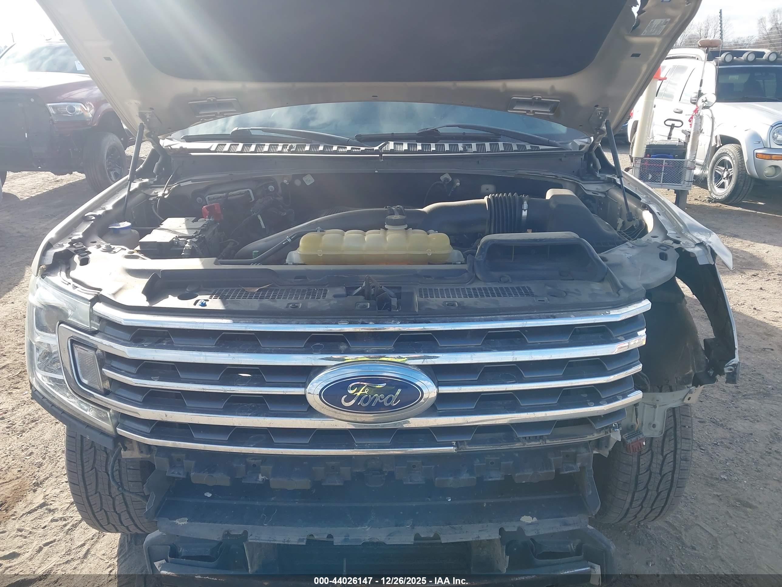 FORD EXPEDITION image 10