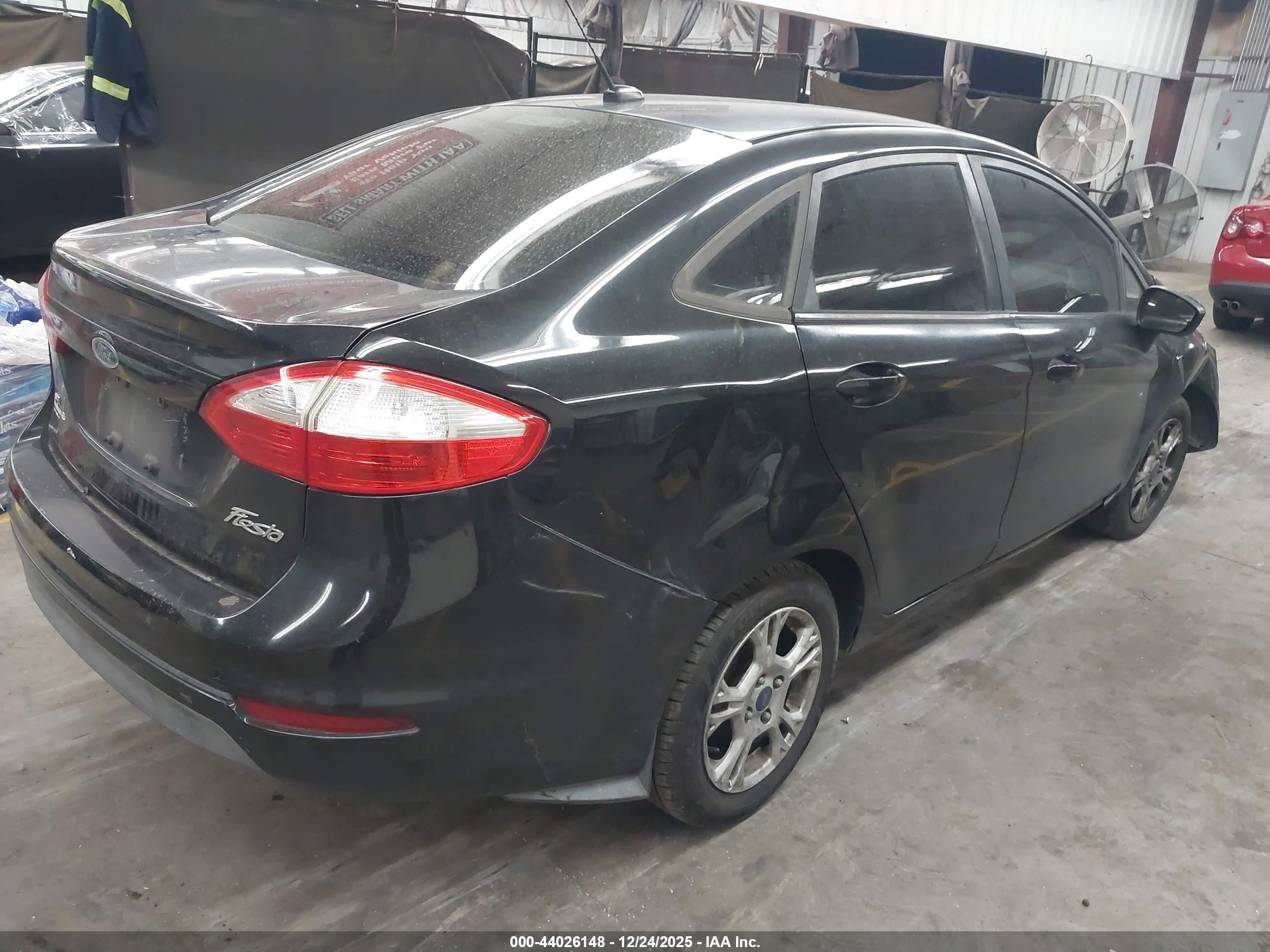 FORD FIESTA image 4