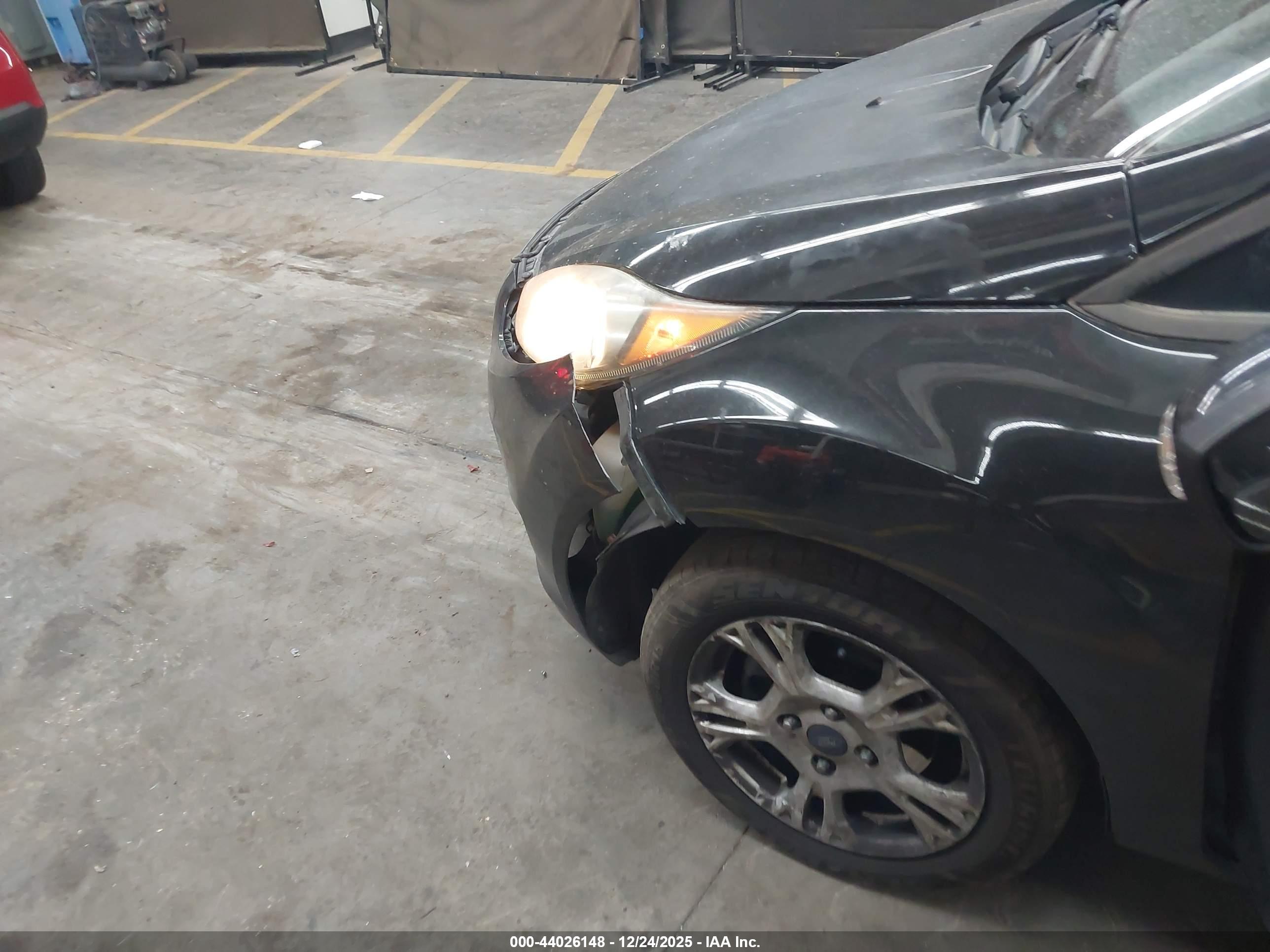 FORD FIESTA image 6