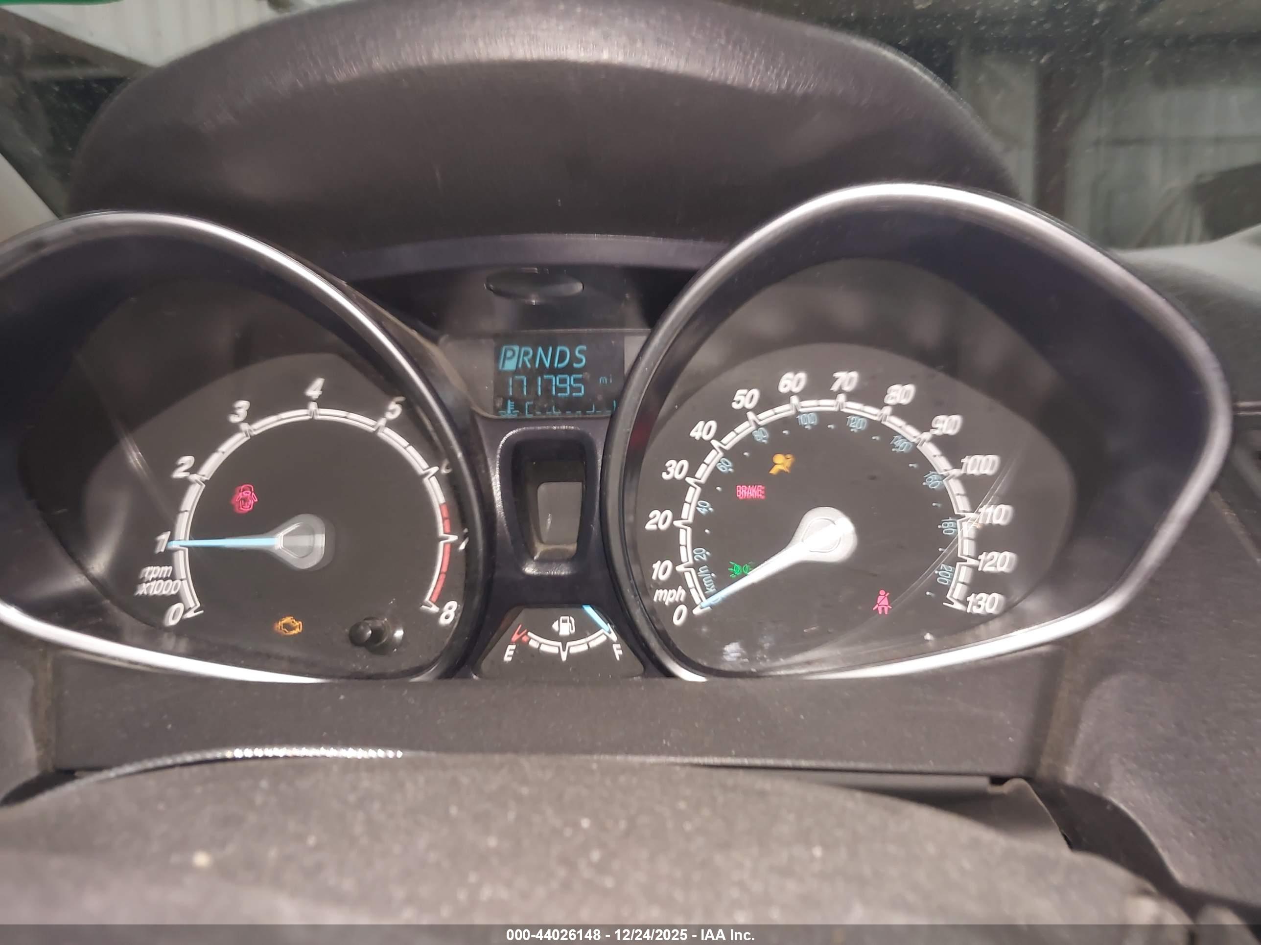 FORD FIESTA image 7