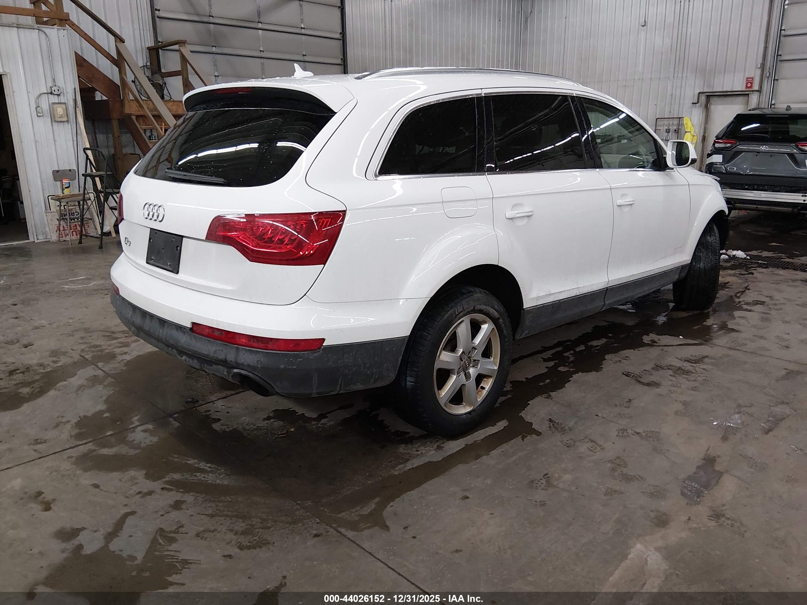 AUDI Q7 image 4