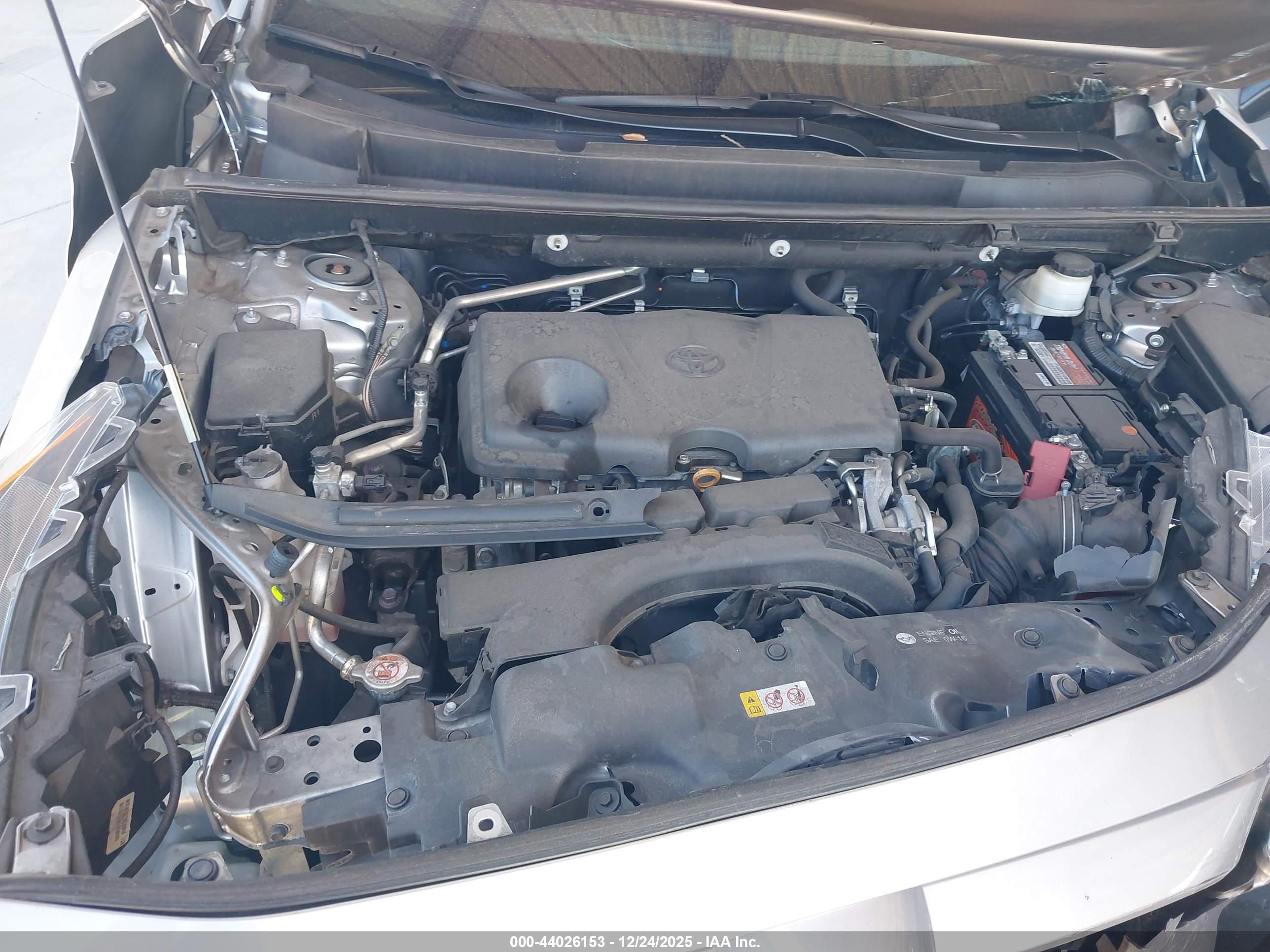 TOYOTA RAV4 image 10