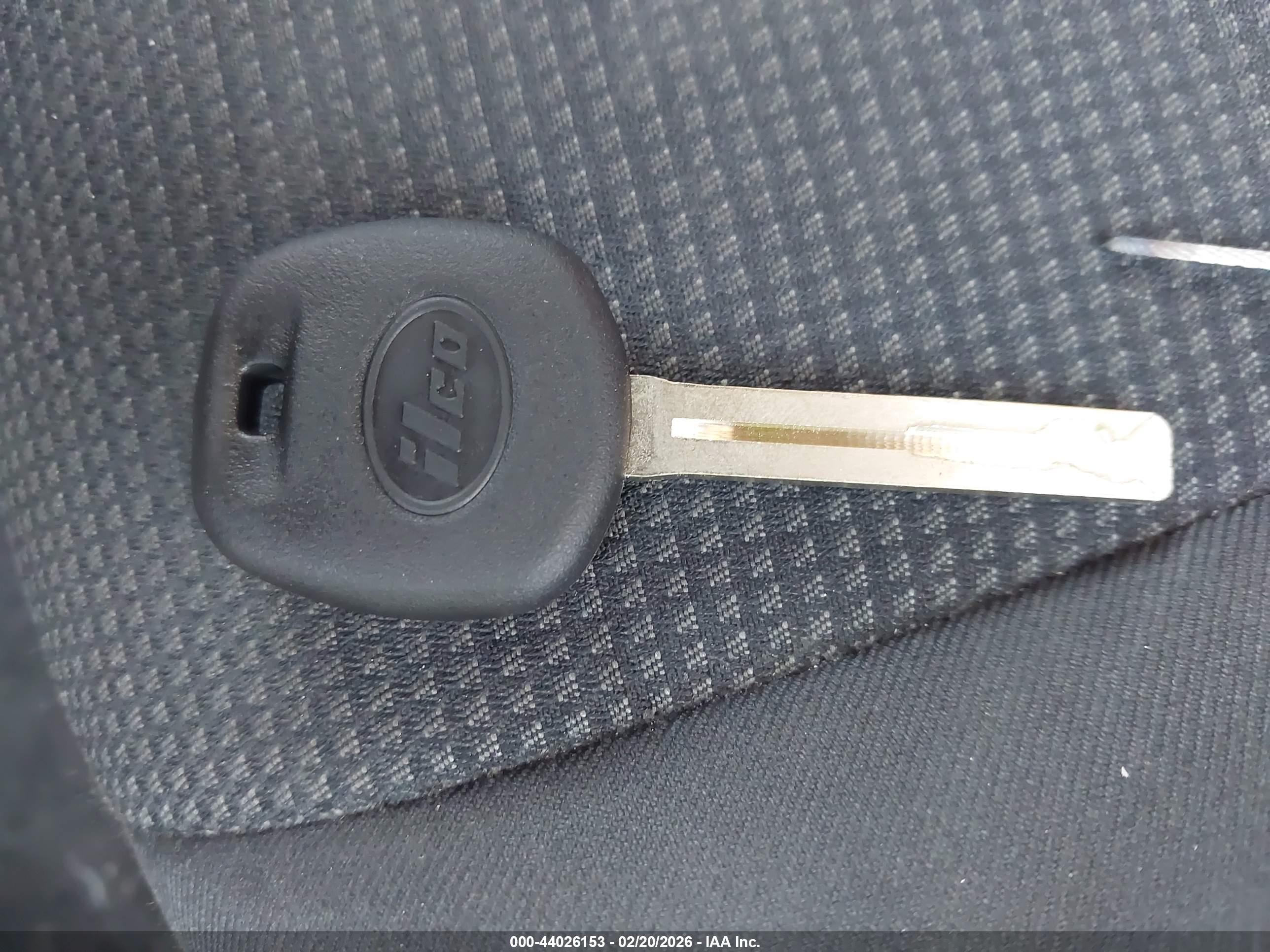 TOYOTA RAV4 image 11