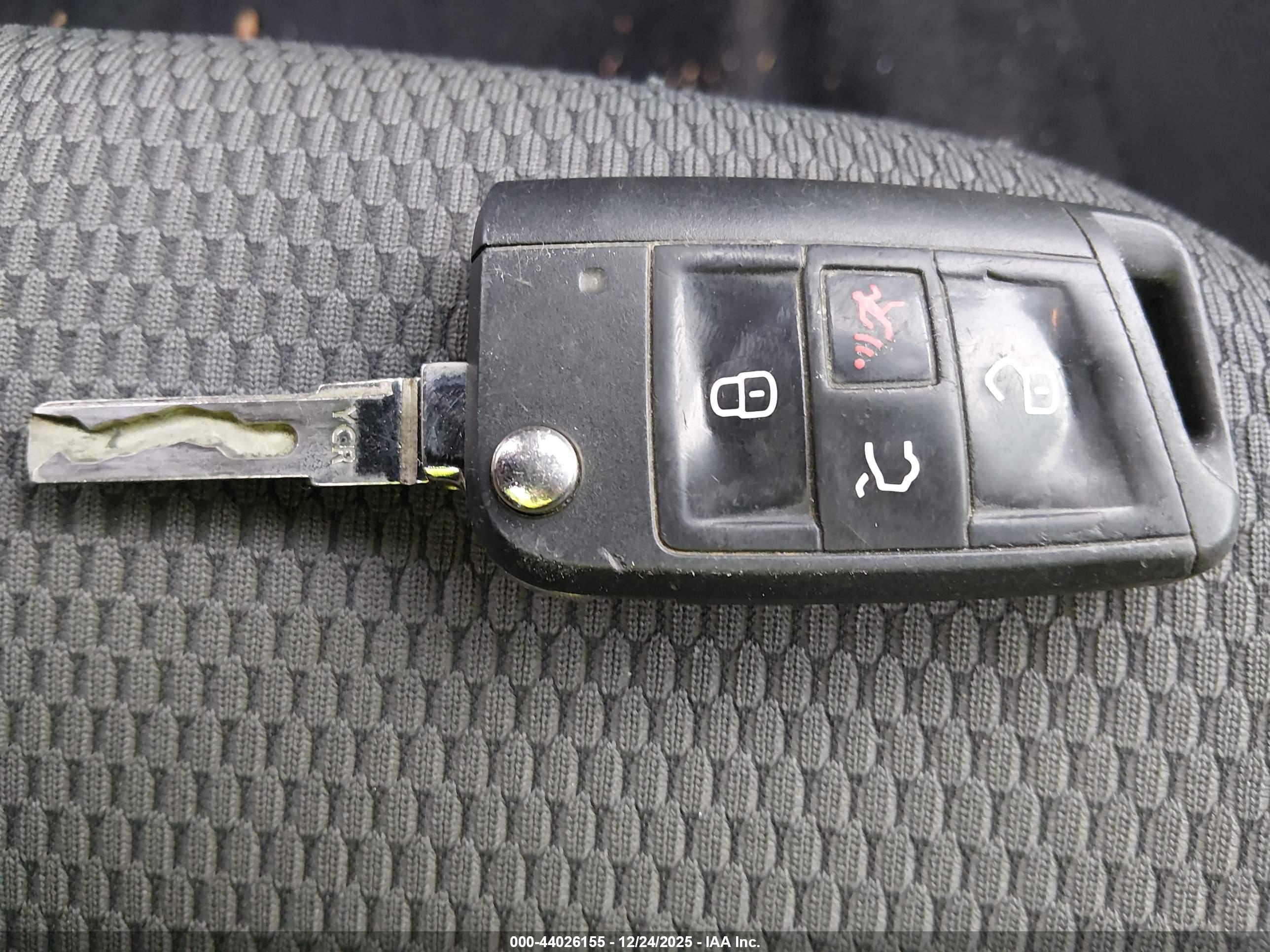 VOLKSWAGEN GOLF image 11