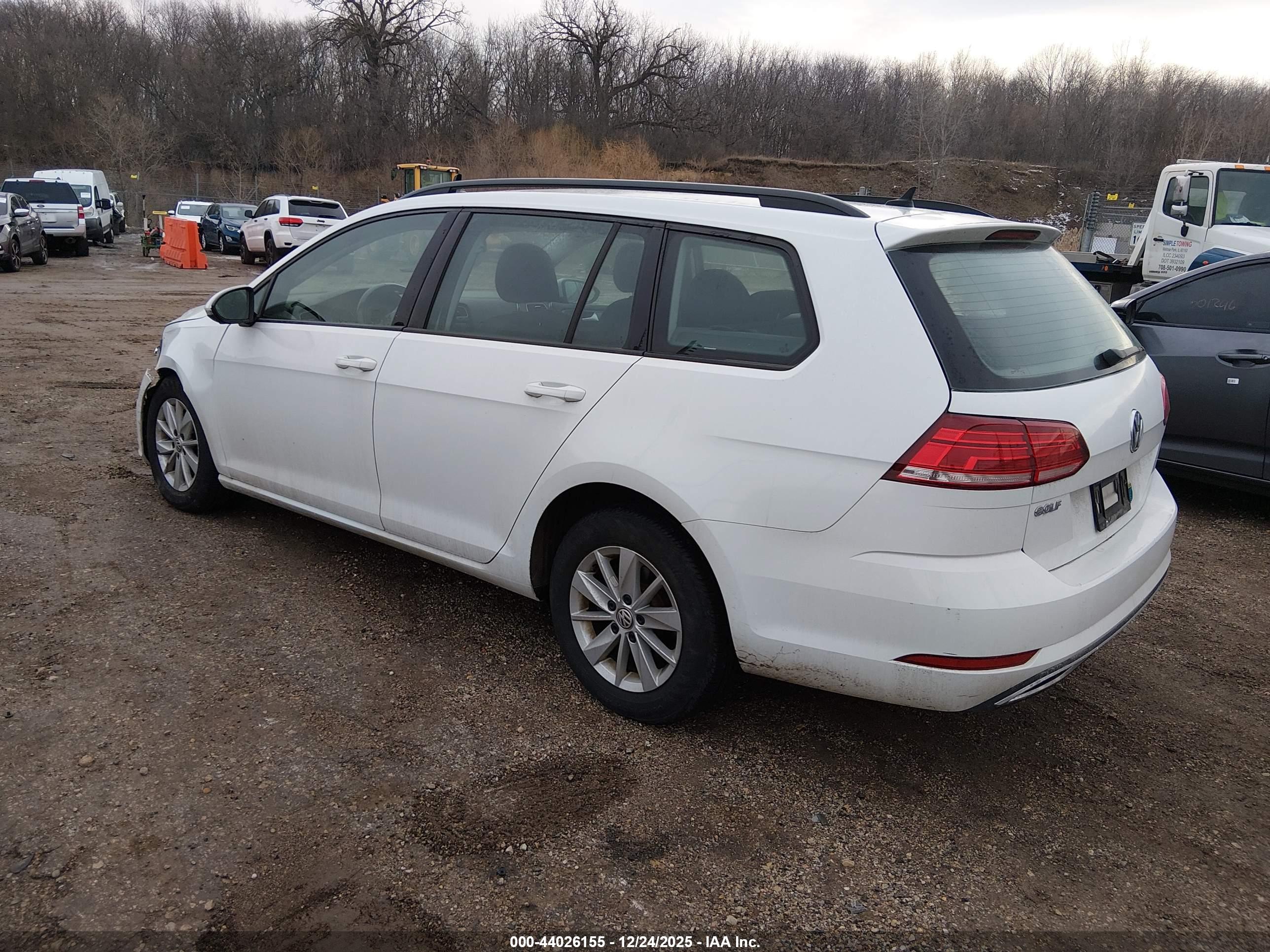 VOLKSWAGEN GOLF image 3