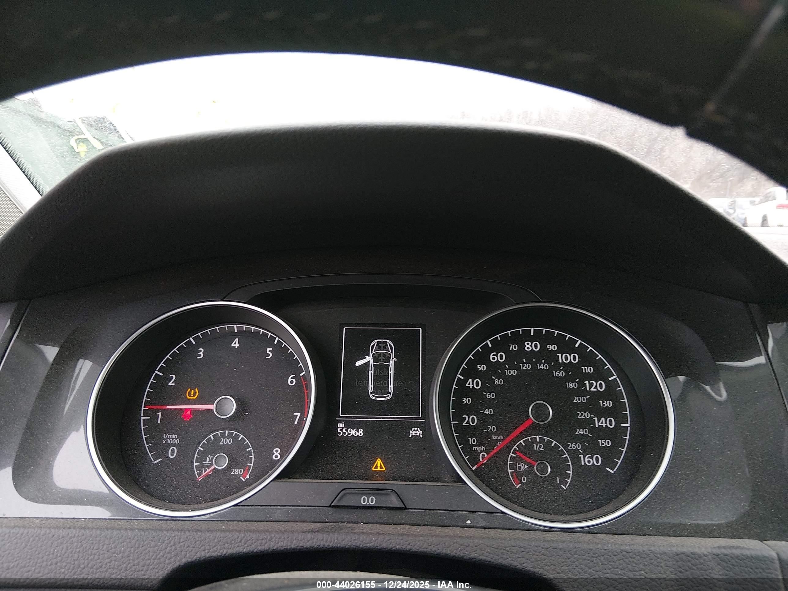 VOLKSWAGEN GOLF image 7