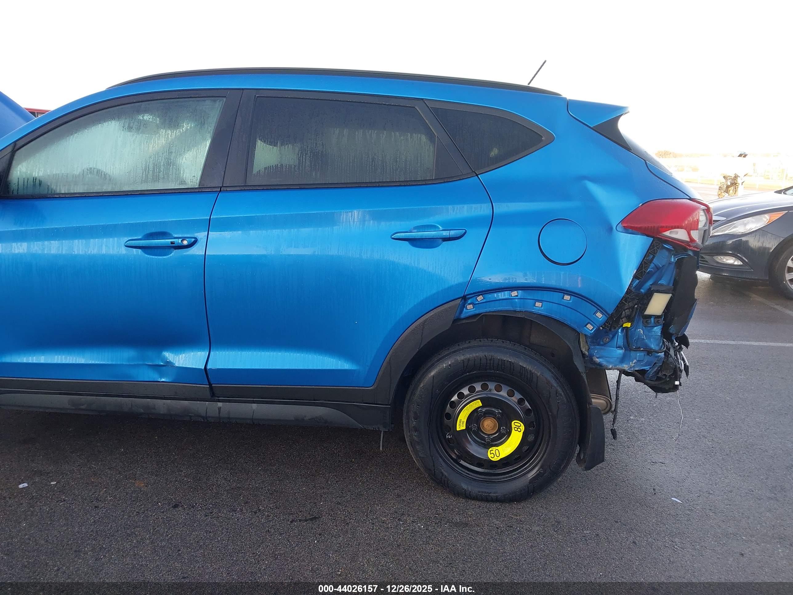 HYUNDAI TUCSON image 6