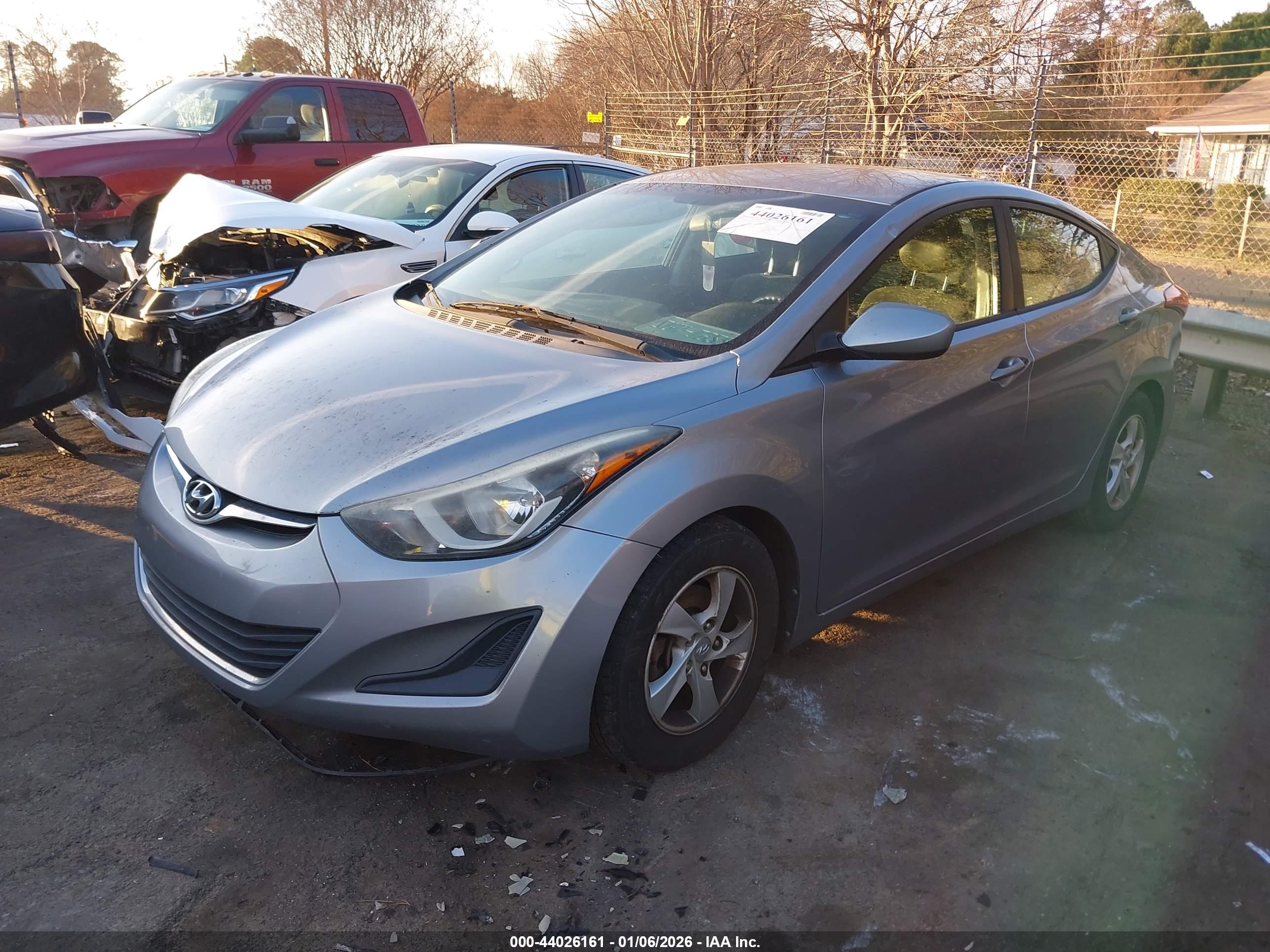 HYUNDAI ELANTRA image 2