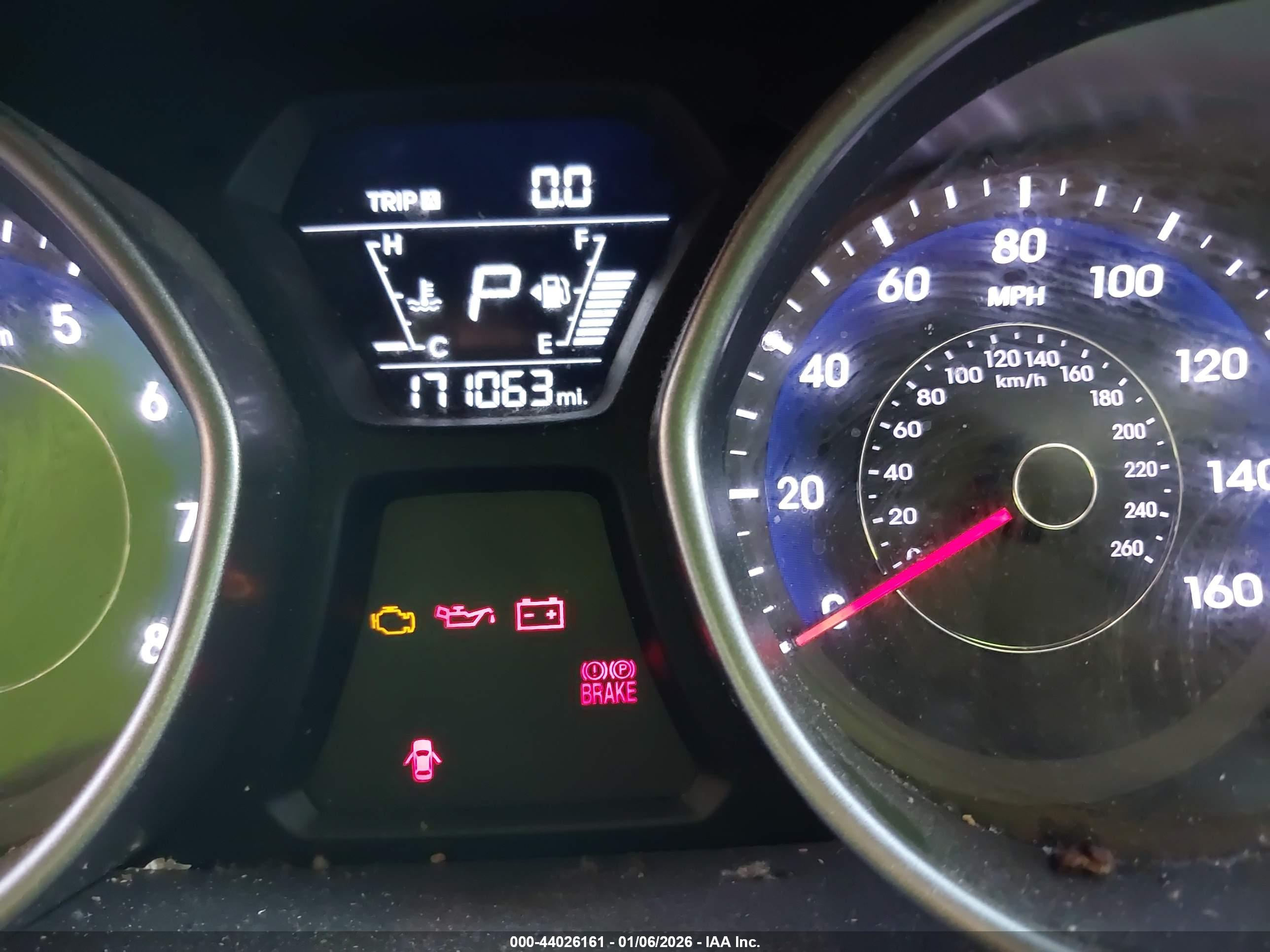 HYUNDAI ELANTRA image 7