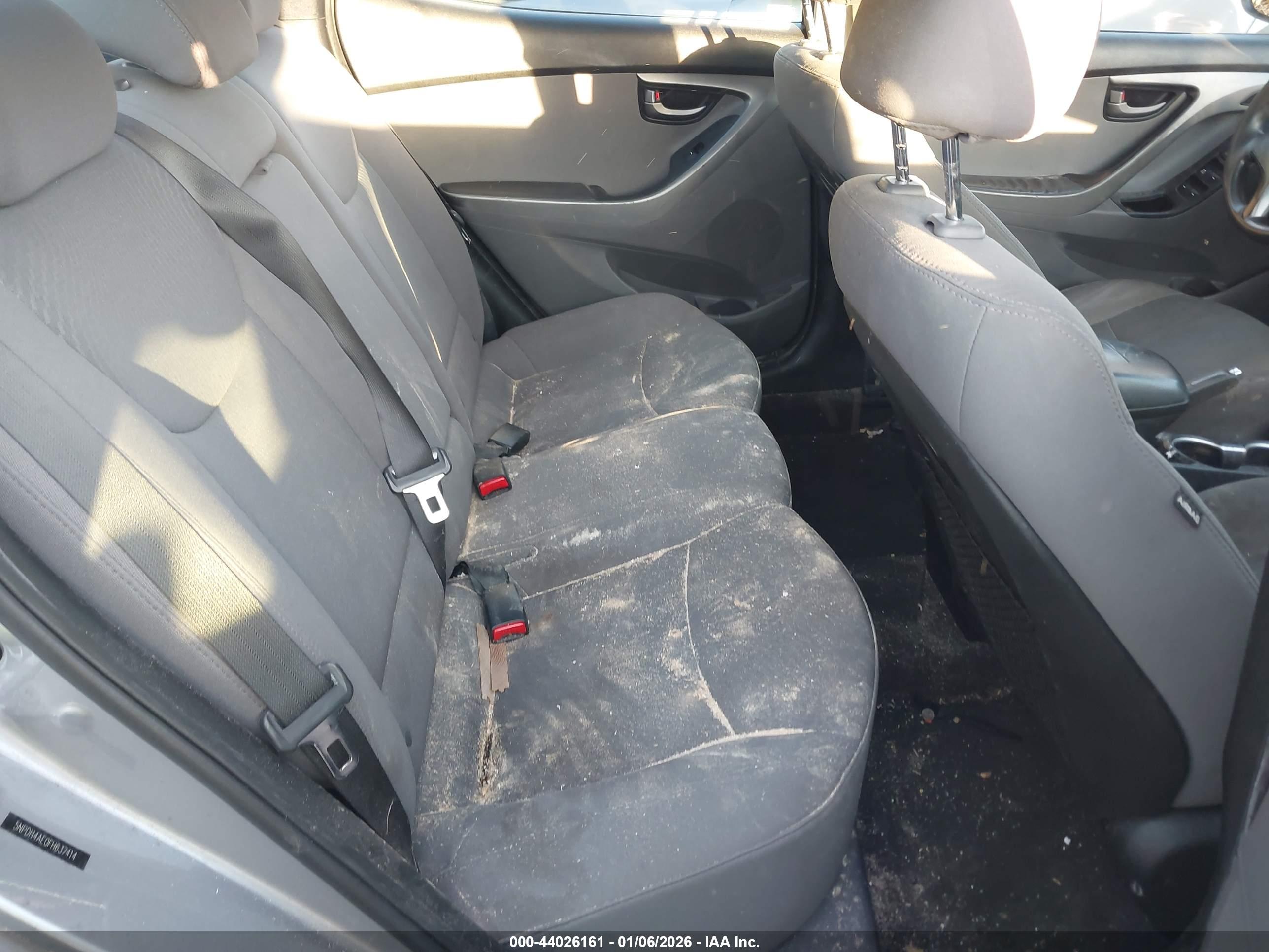 HYUNDAI ELANTRA image 8