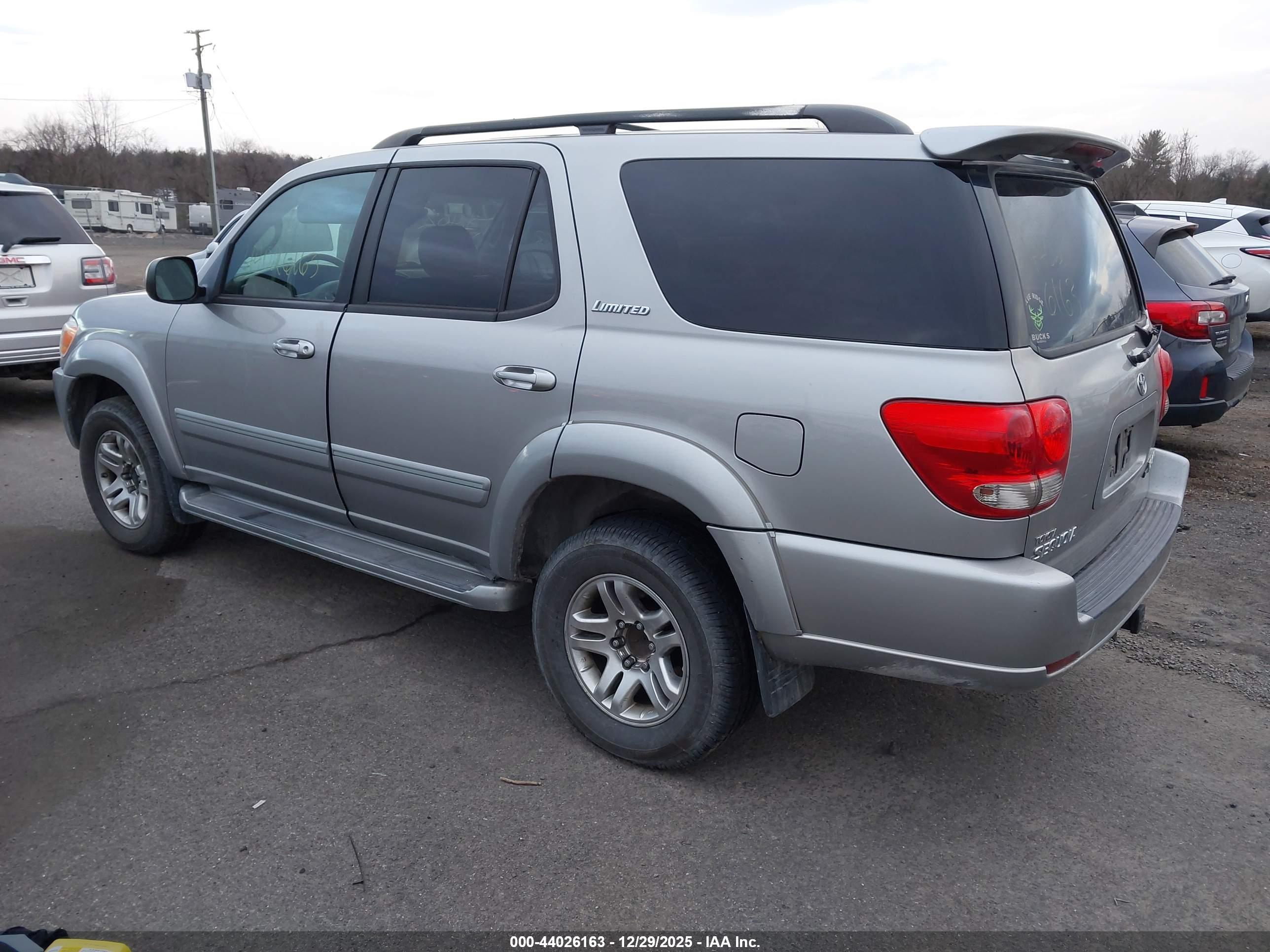 TOYOTA SEQUOIA image 3