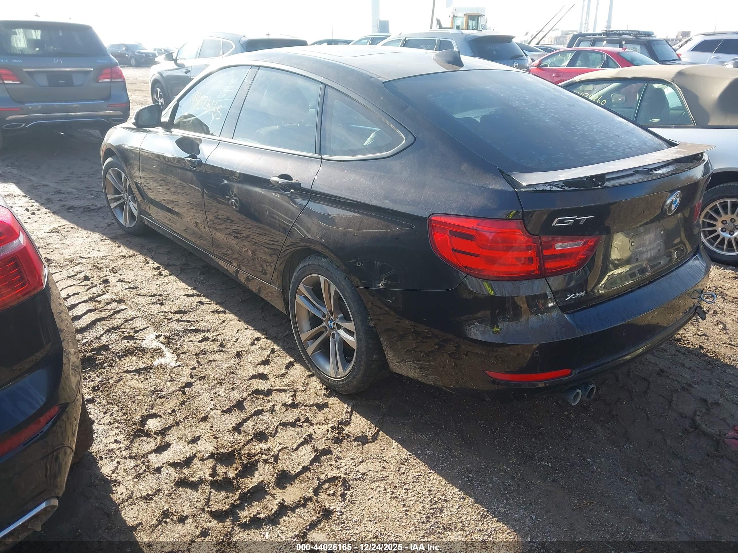 BMW 328I image 3