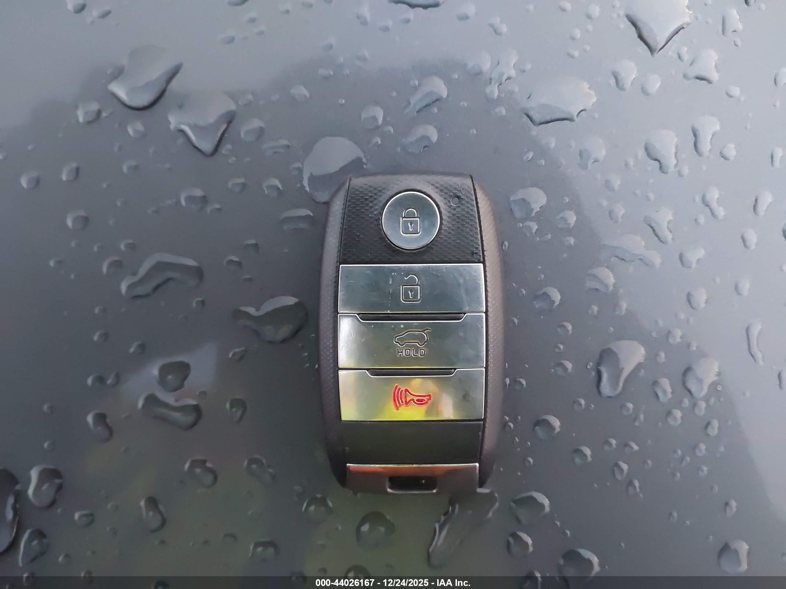 KIA NIRO image 11