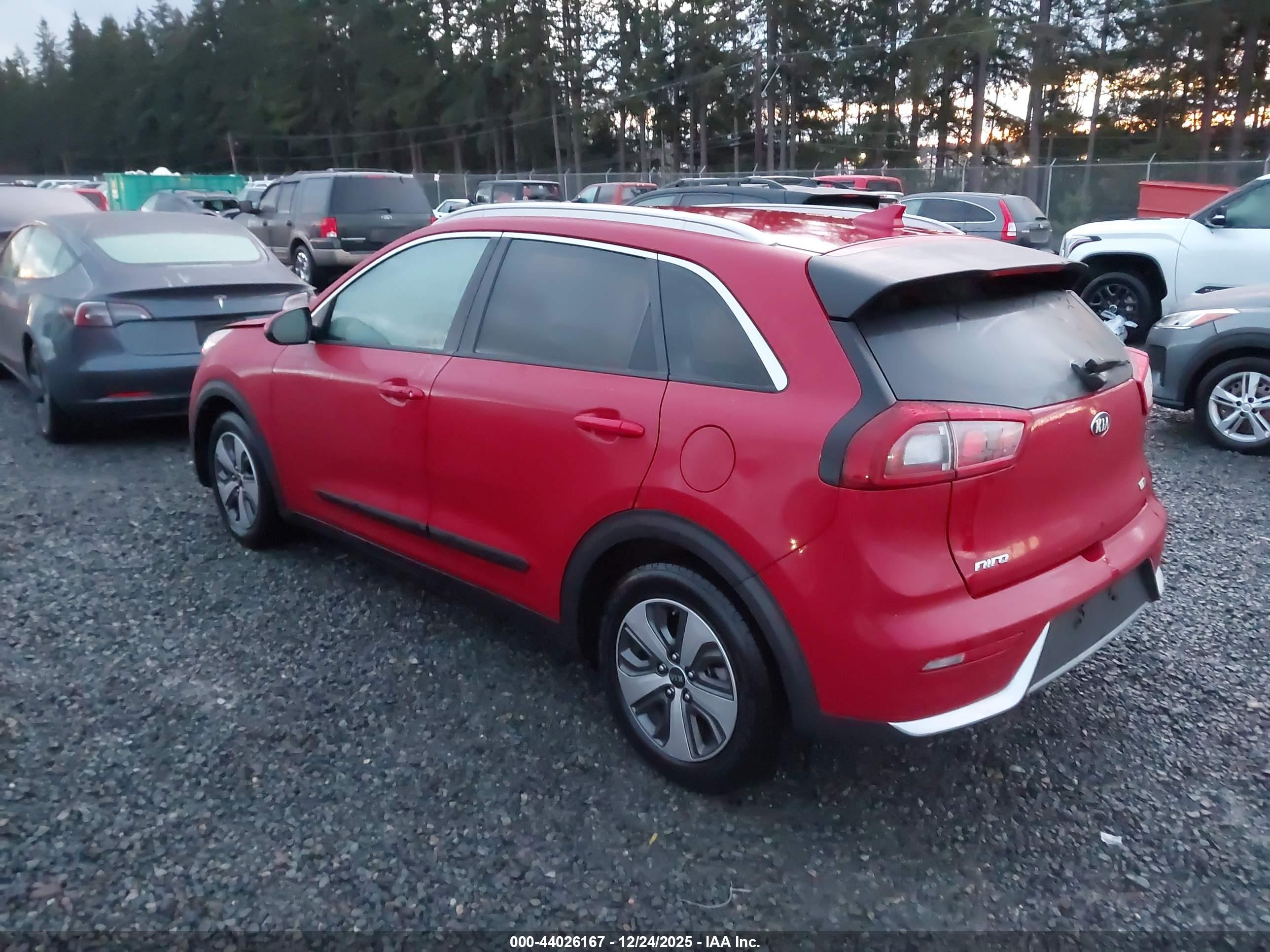 KIA NIRO image 3
