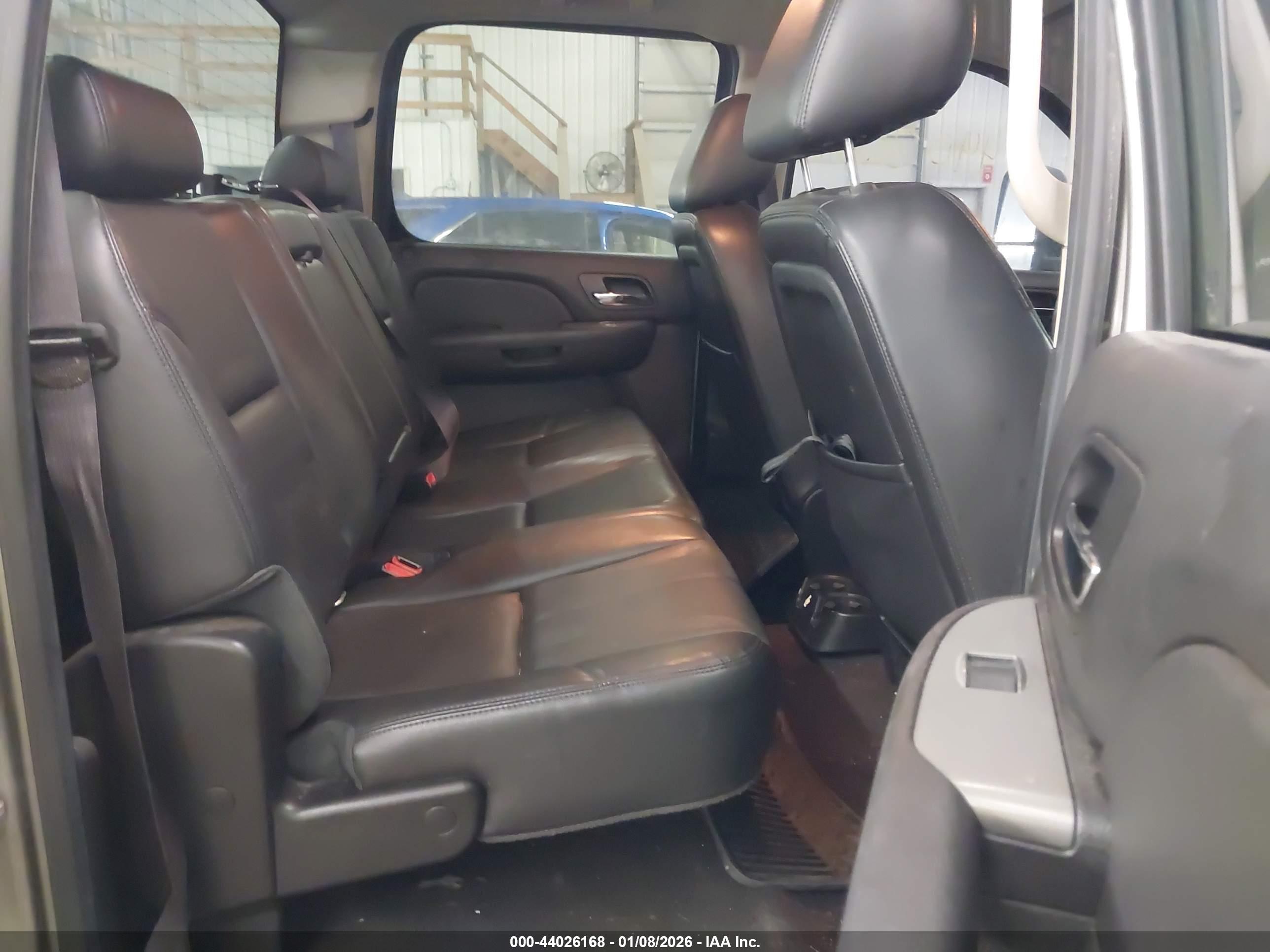 CHEVROLET SILVERADO image 8