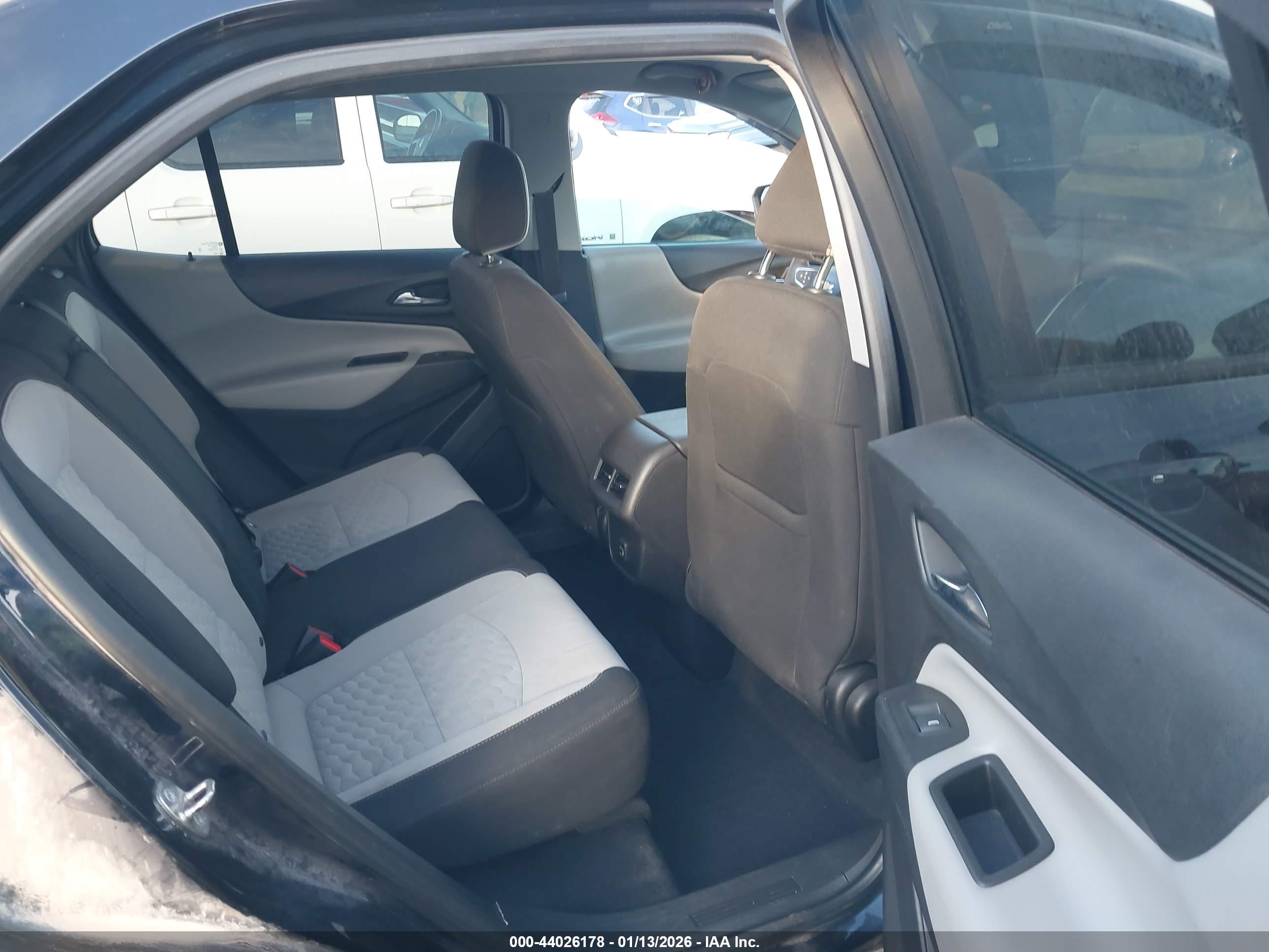 CHEVROLET EQUINOX image 8