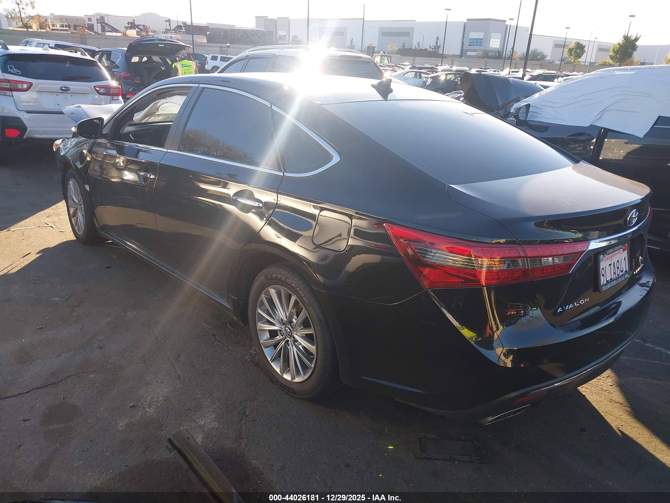 TOYOTA AVALON image 3