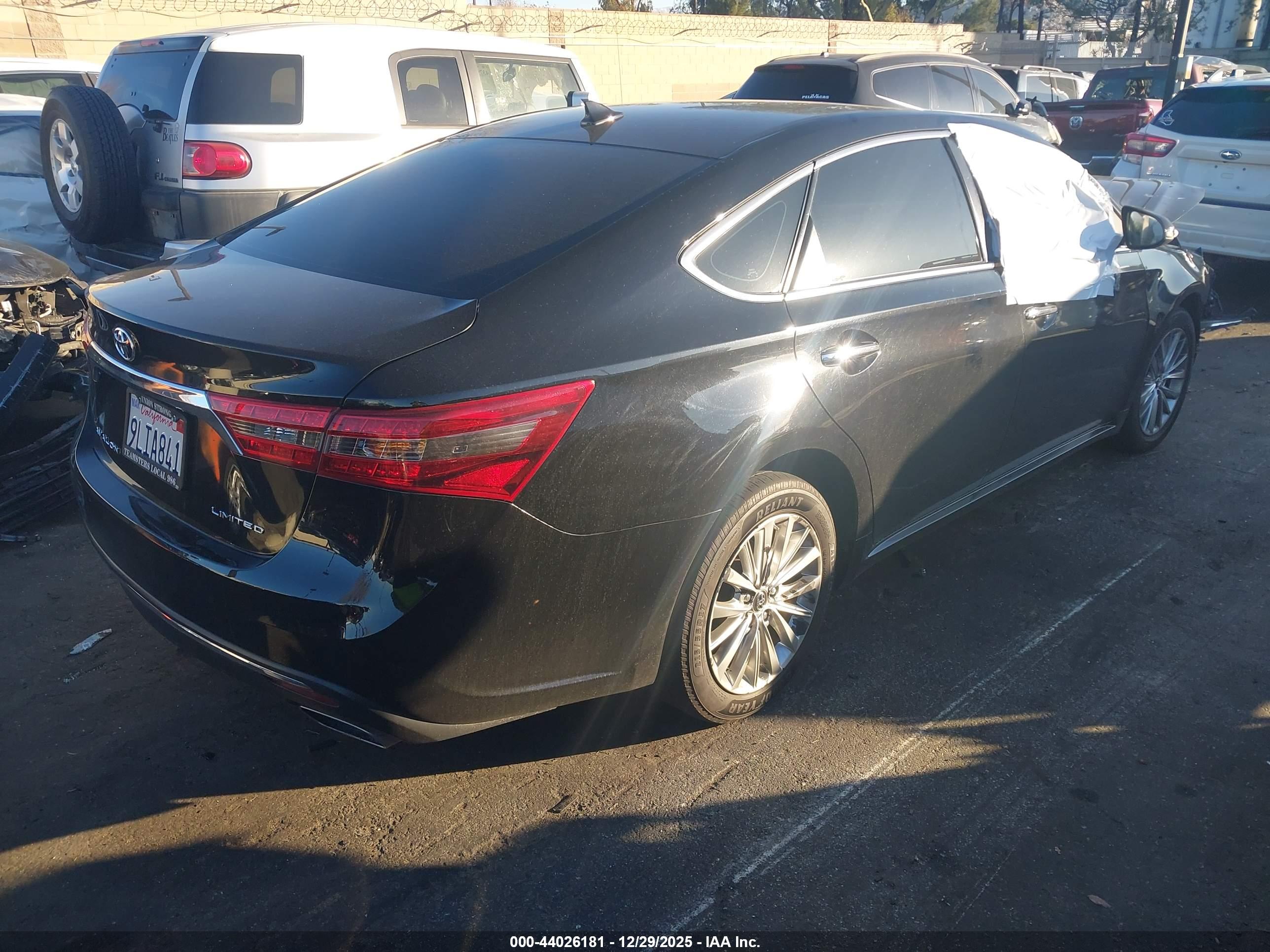 TOYOTA AVALON image 4