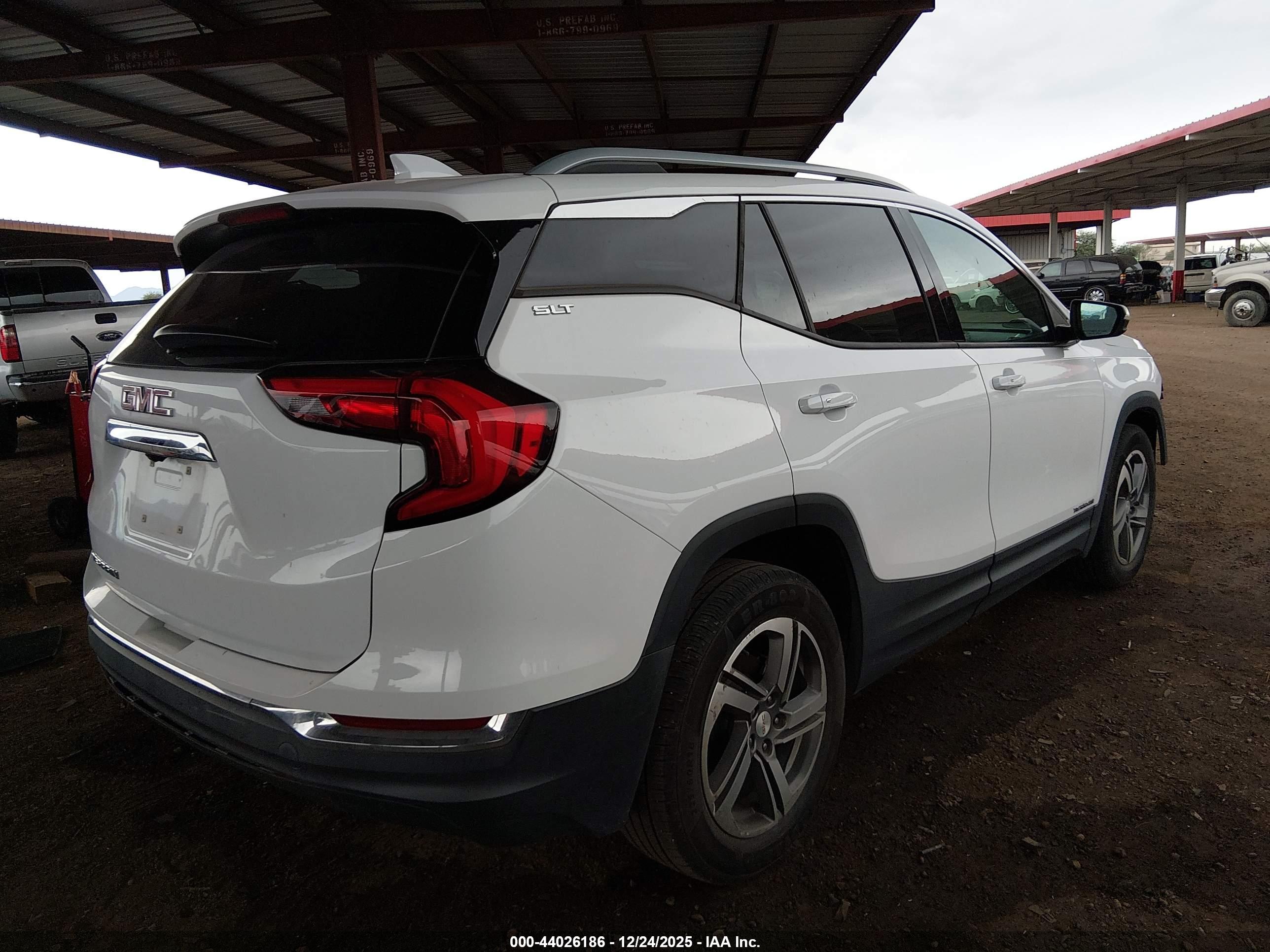 GMC TERRAIN image 4