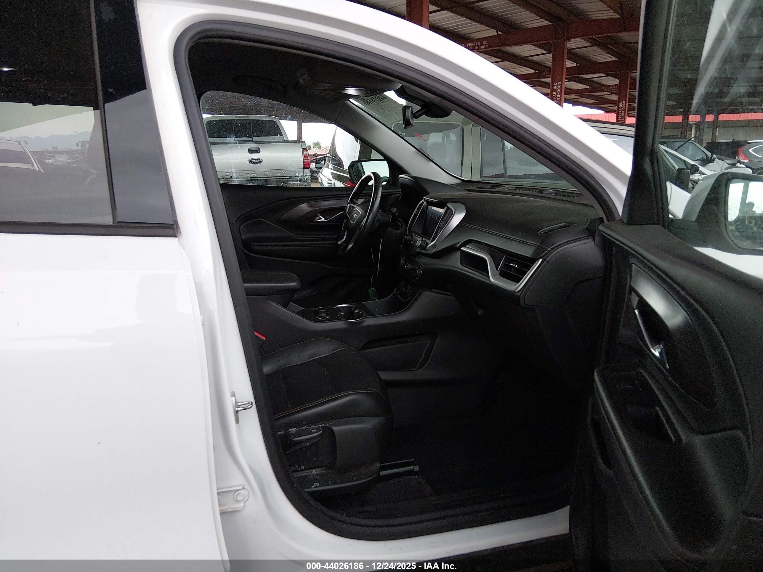 GMC TERRAIN image 5