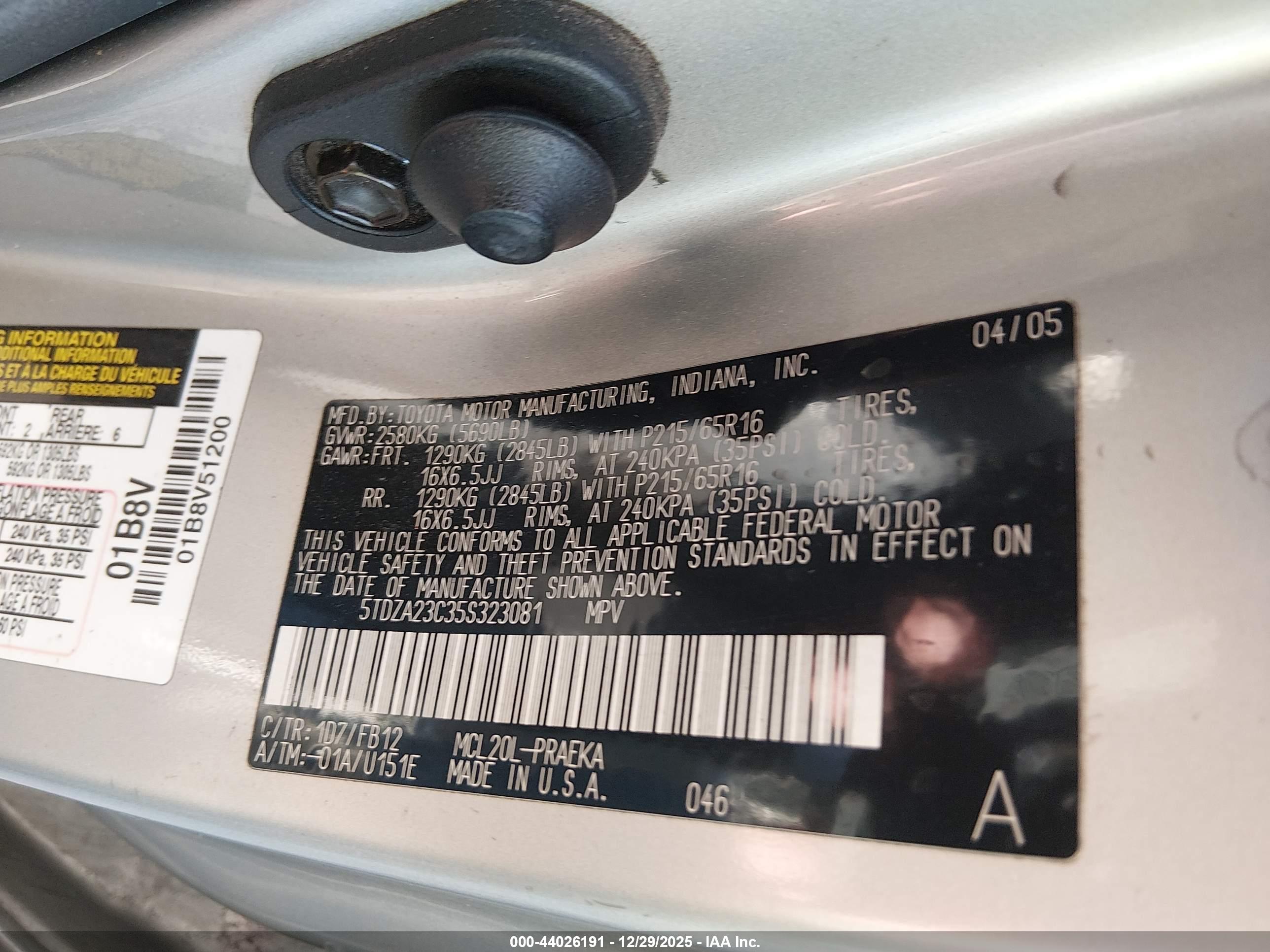 TOYOTA SIENNA image 9
