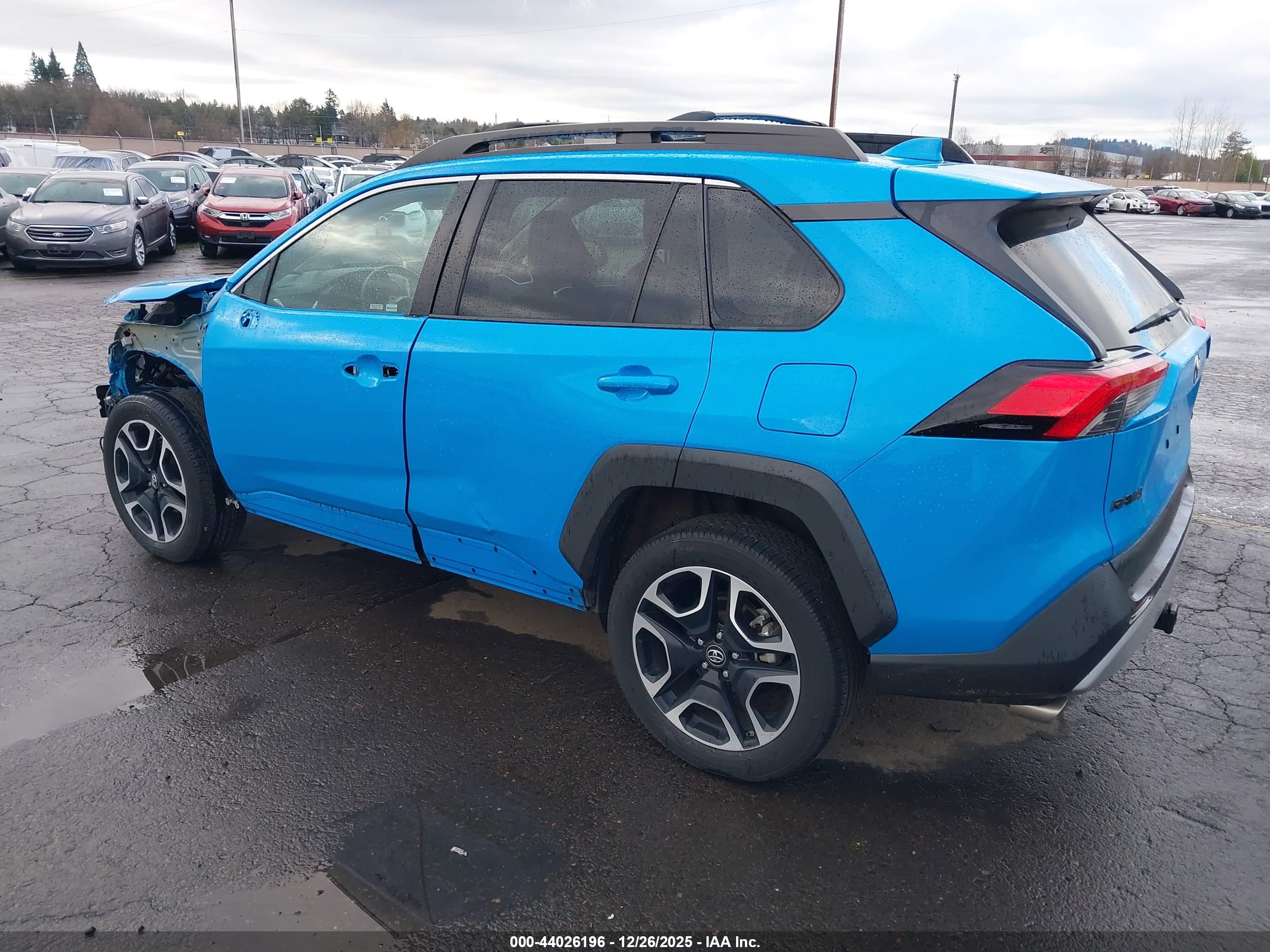 TOYOTA RAV4 image 3