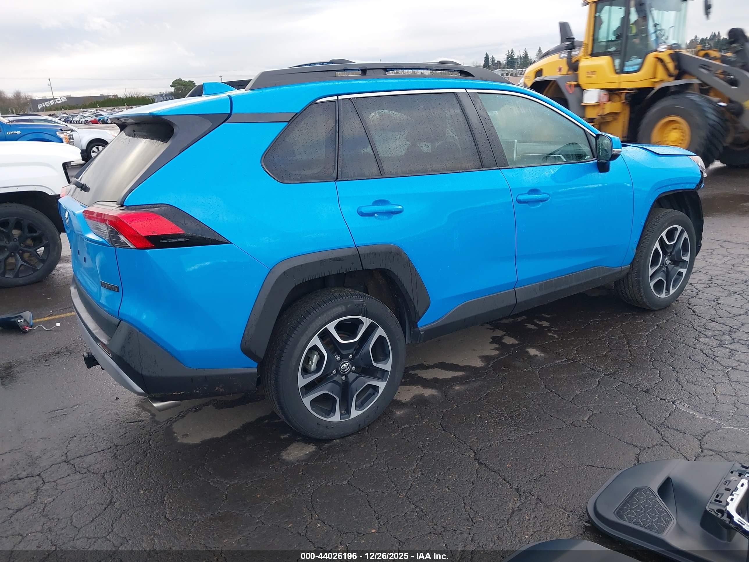 TOYOTA RAV4 image 4