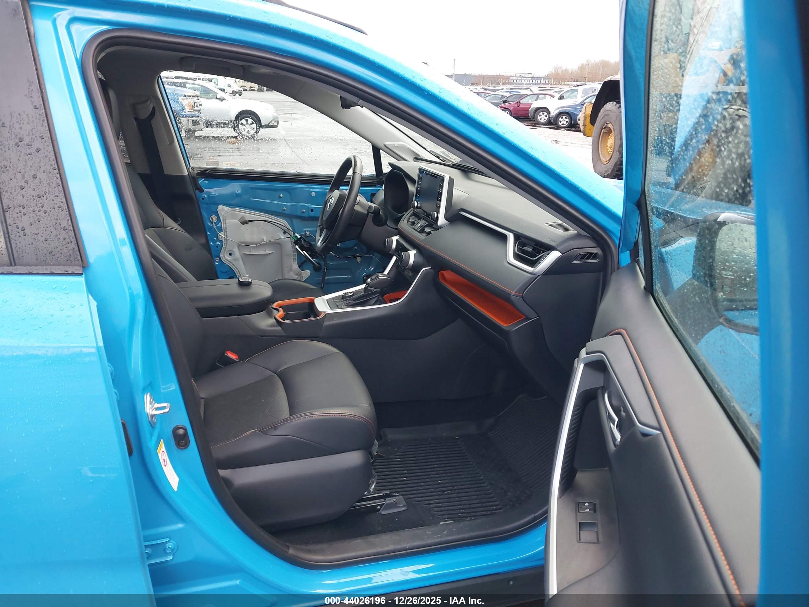 TOYOTA RAV4 image 5