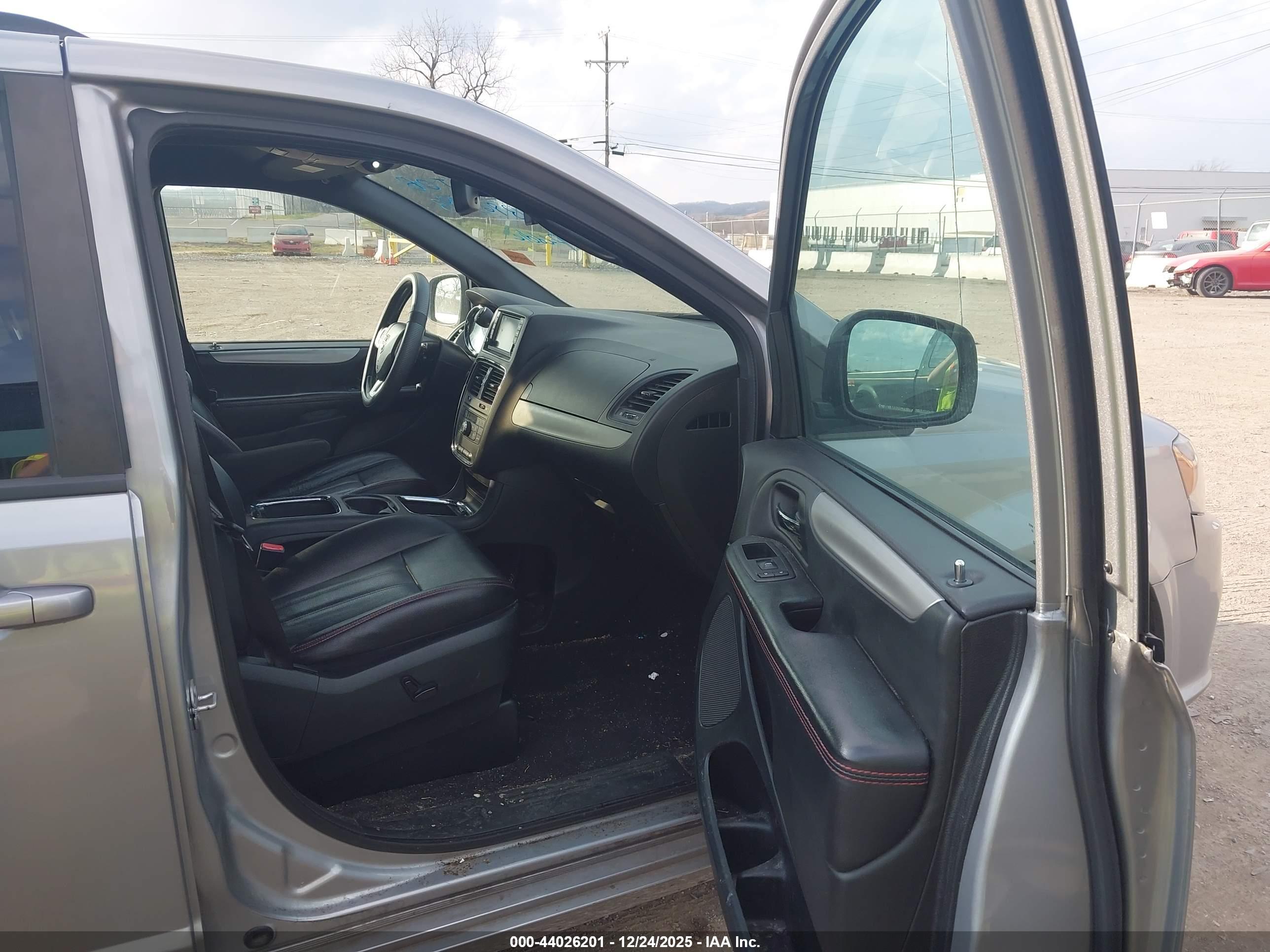 DODGE GRAND image 5
