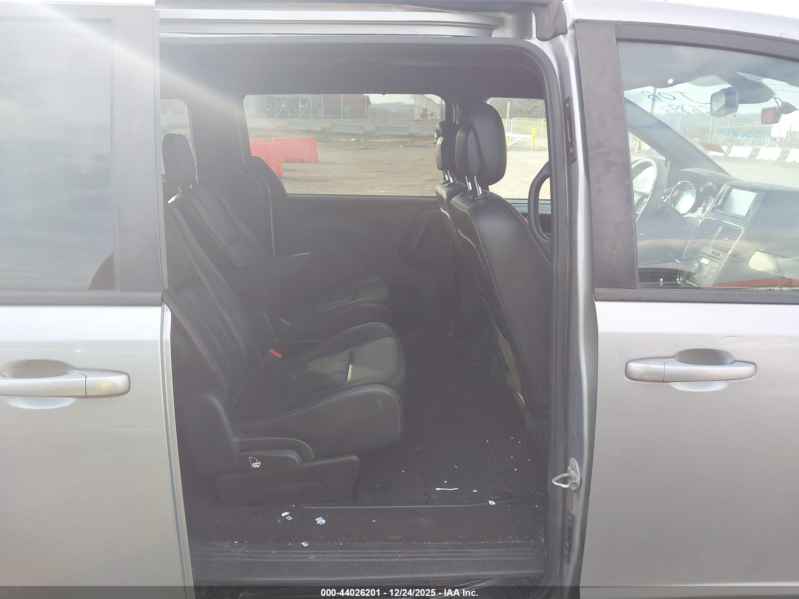 DODGE GRAND image 8