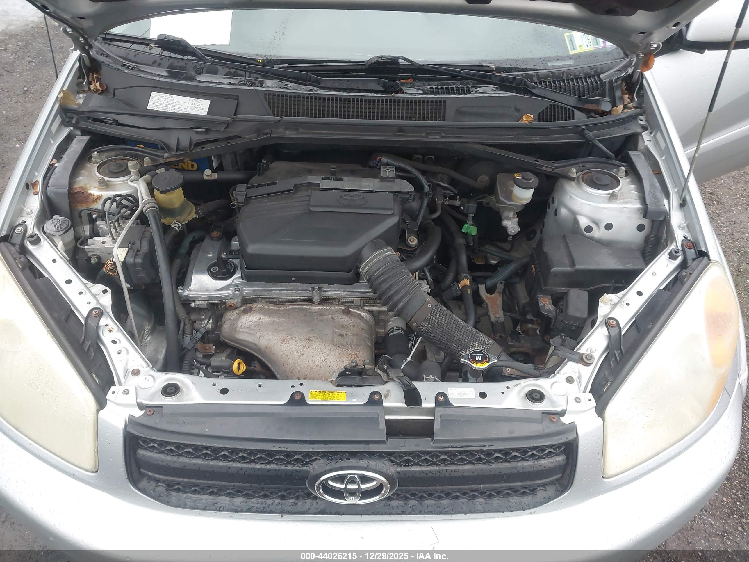 TOYOTA RAV4 image 10